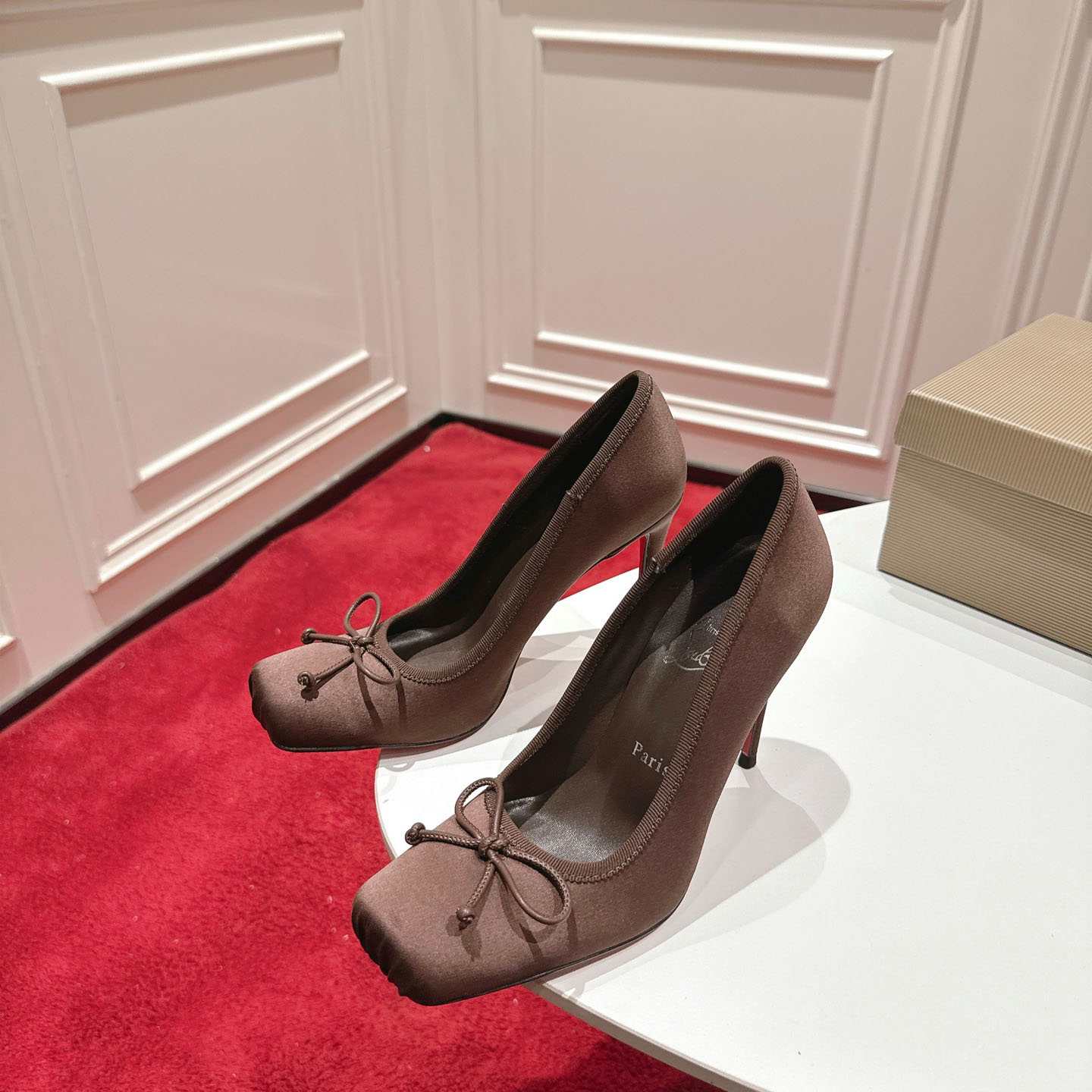 Christian Louboutin Cassia Nodo 100 mm Pumps  Crepe Satin - DopestKickz