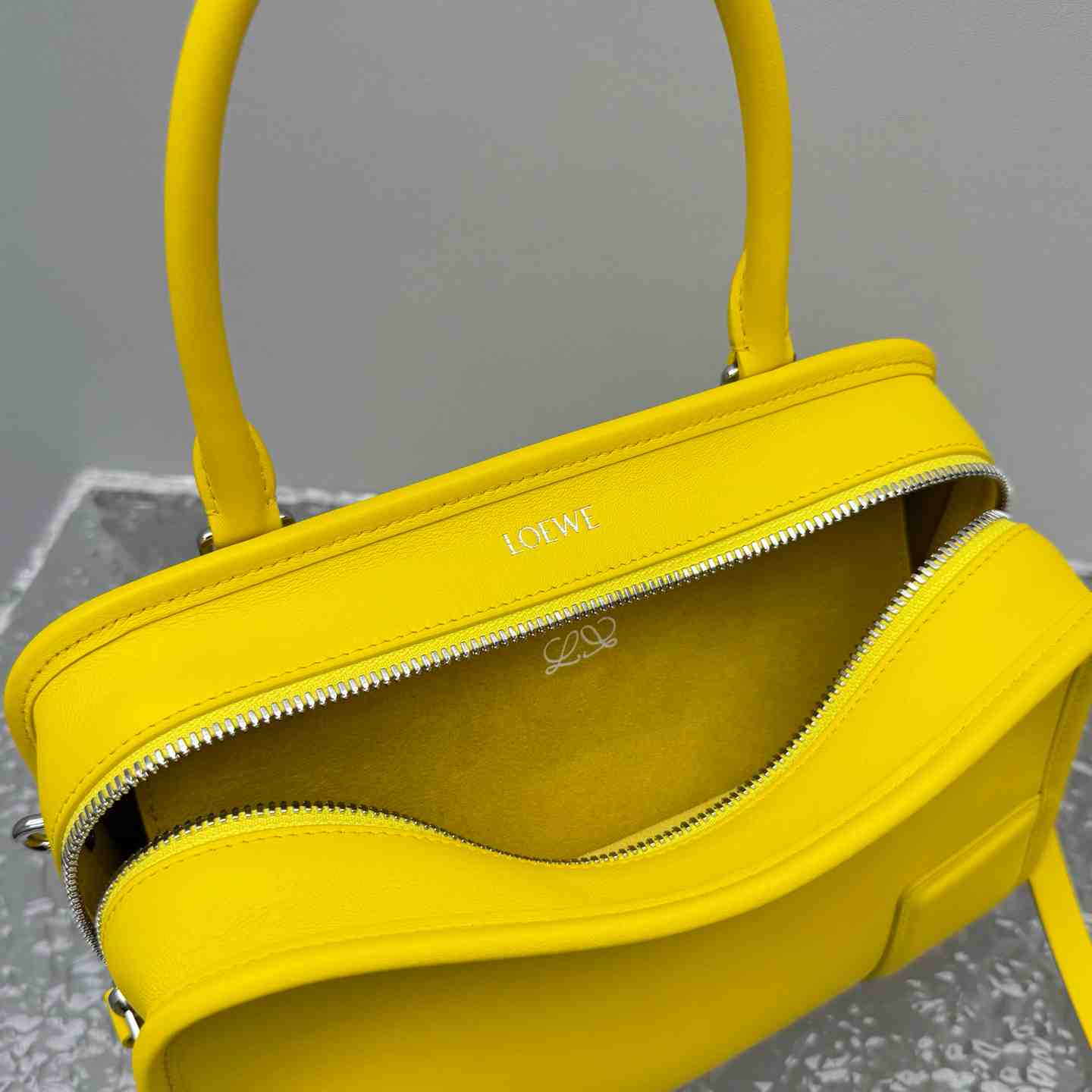 Loewe Small Amazona 180 Bag In Soft Calfskin - DopestKickz