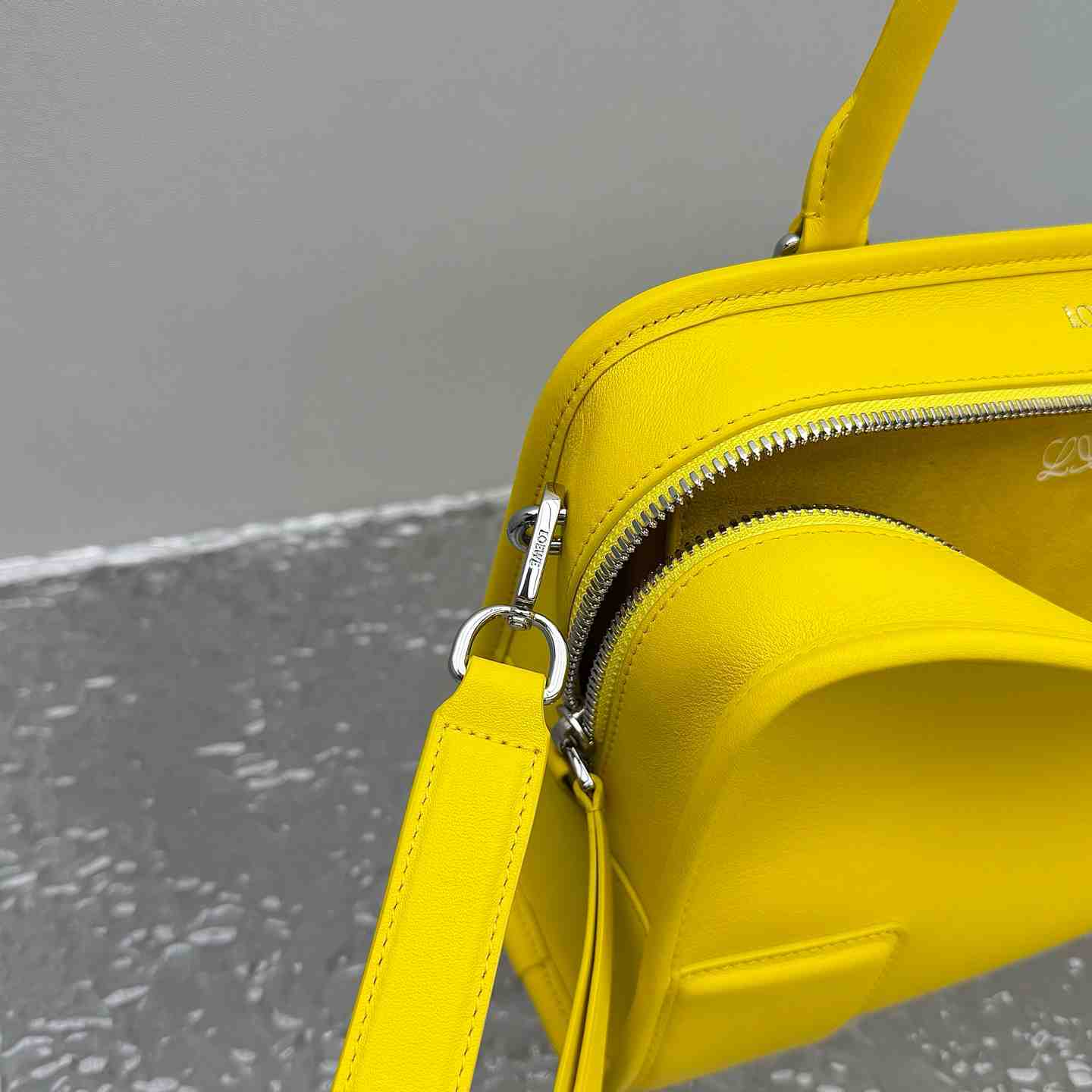 Loewe Small Amazona 180 Bag In Soft Calfskin - DopestKickz