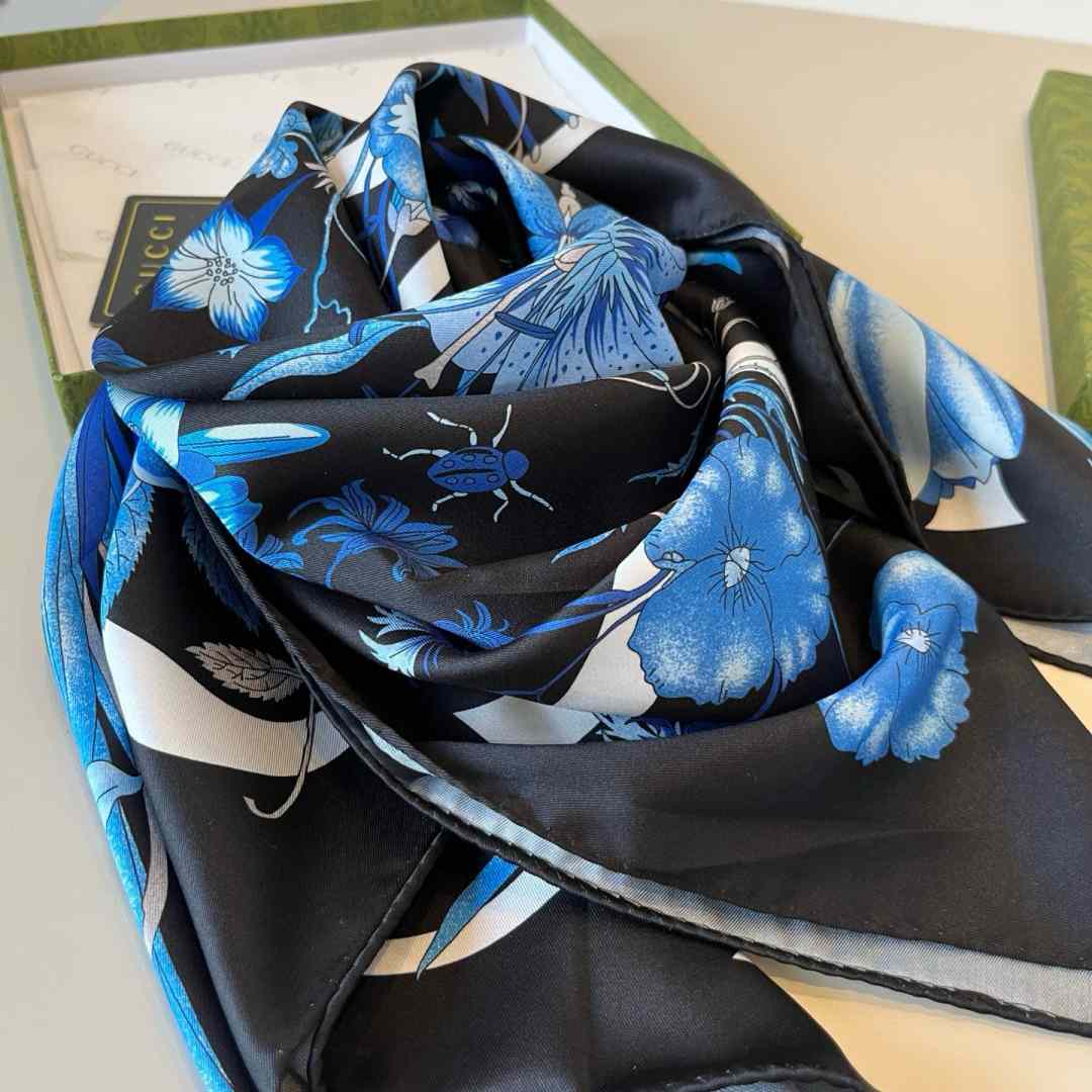 Gucci Floral Print Silk Carré Silk - DopestKickz