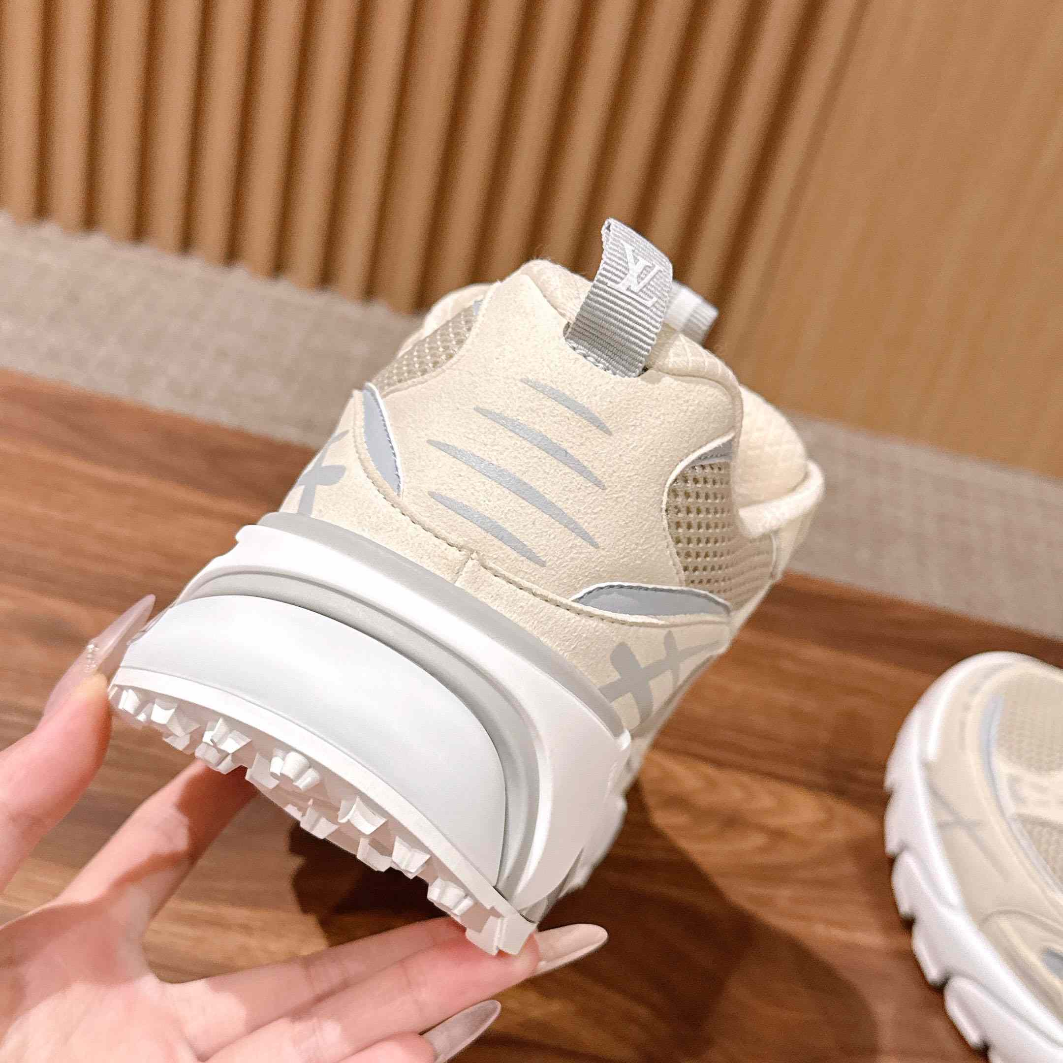 Louis Vuitton LV Tatic Runner Sneaker 1AKC33 - DopestKickz