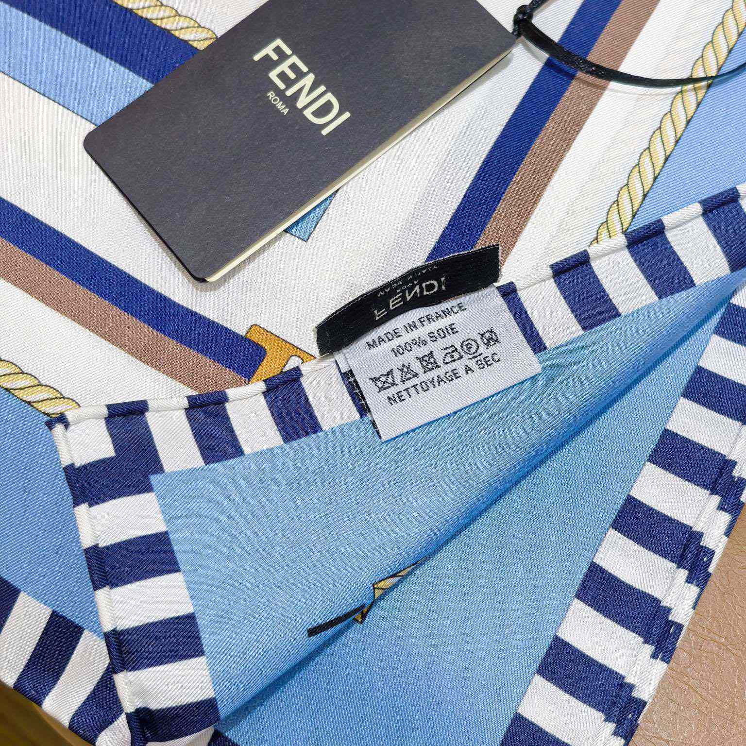 Fendi FF Foulard - DopestKickz