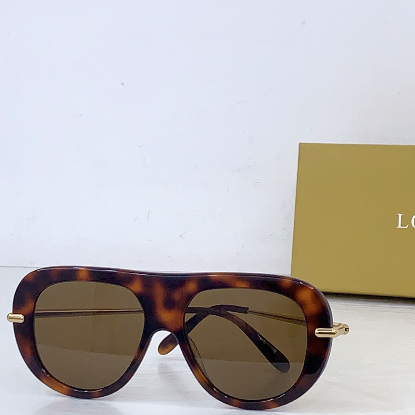 Loewe LW40186I Sunglasses  - DopestKickz