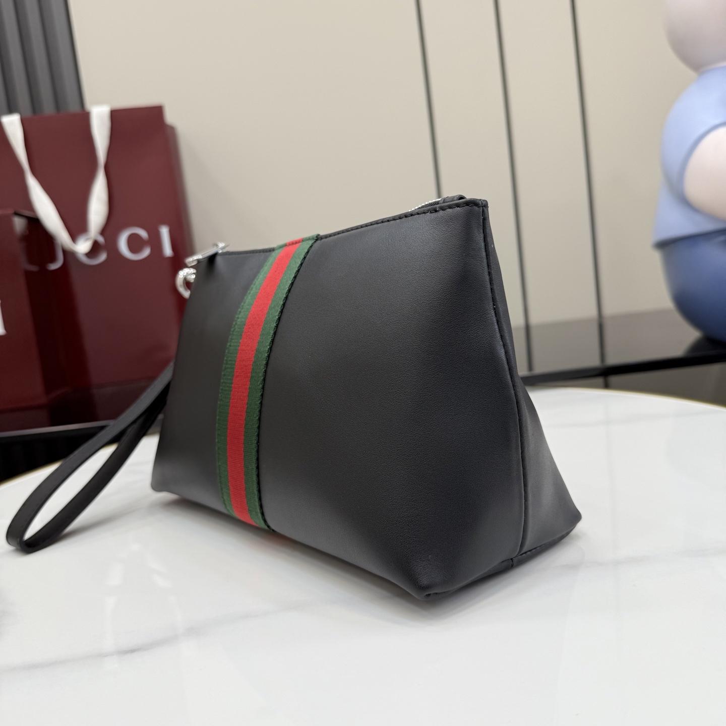 Gucci Web Trademark Medium Pouch - DopestKickz