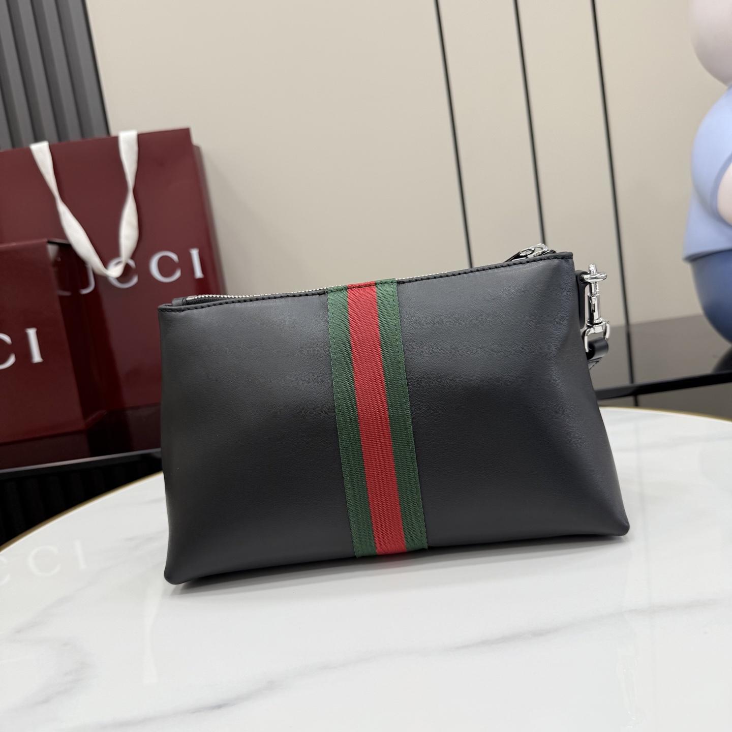 Gucci Web Trademark Medium Pouch - DopestKickz