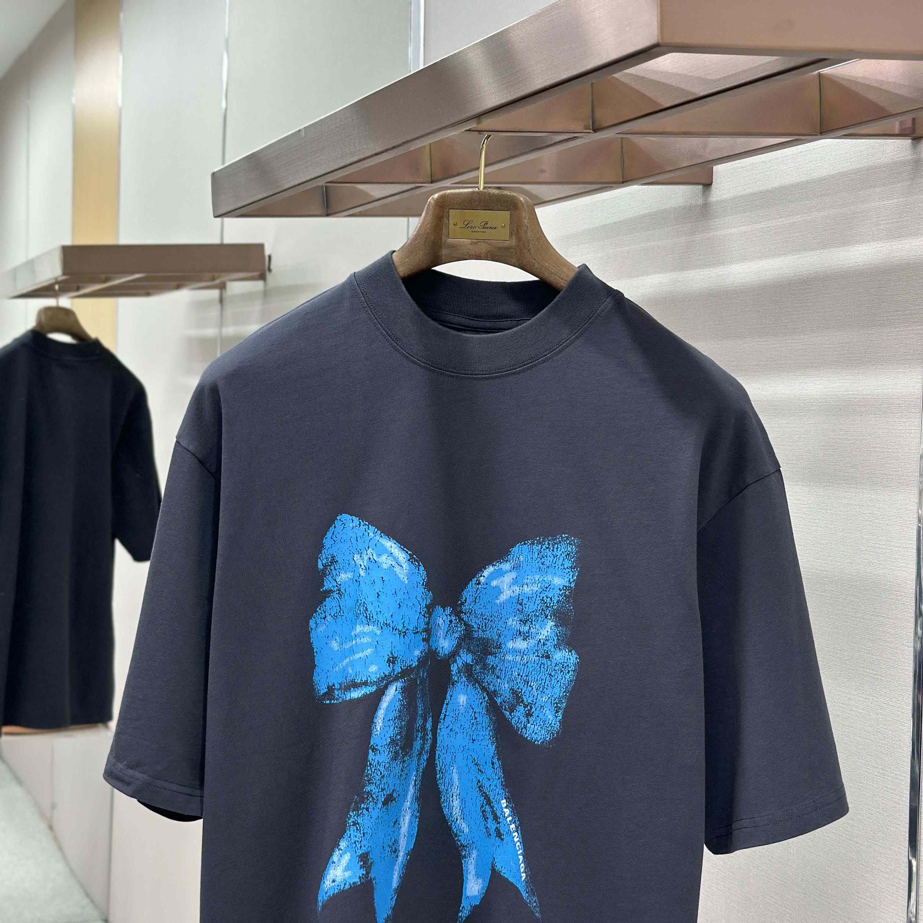 Balenciaga Bow Oversized t-shirt - DopestKickz