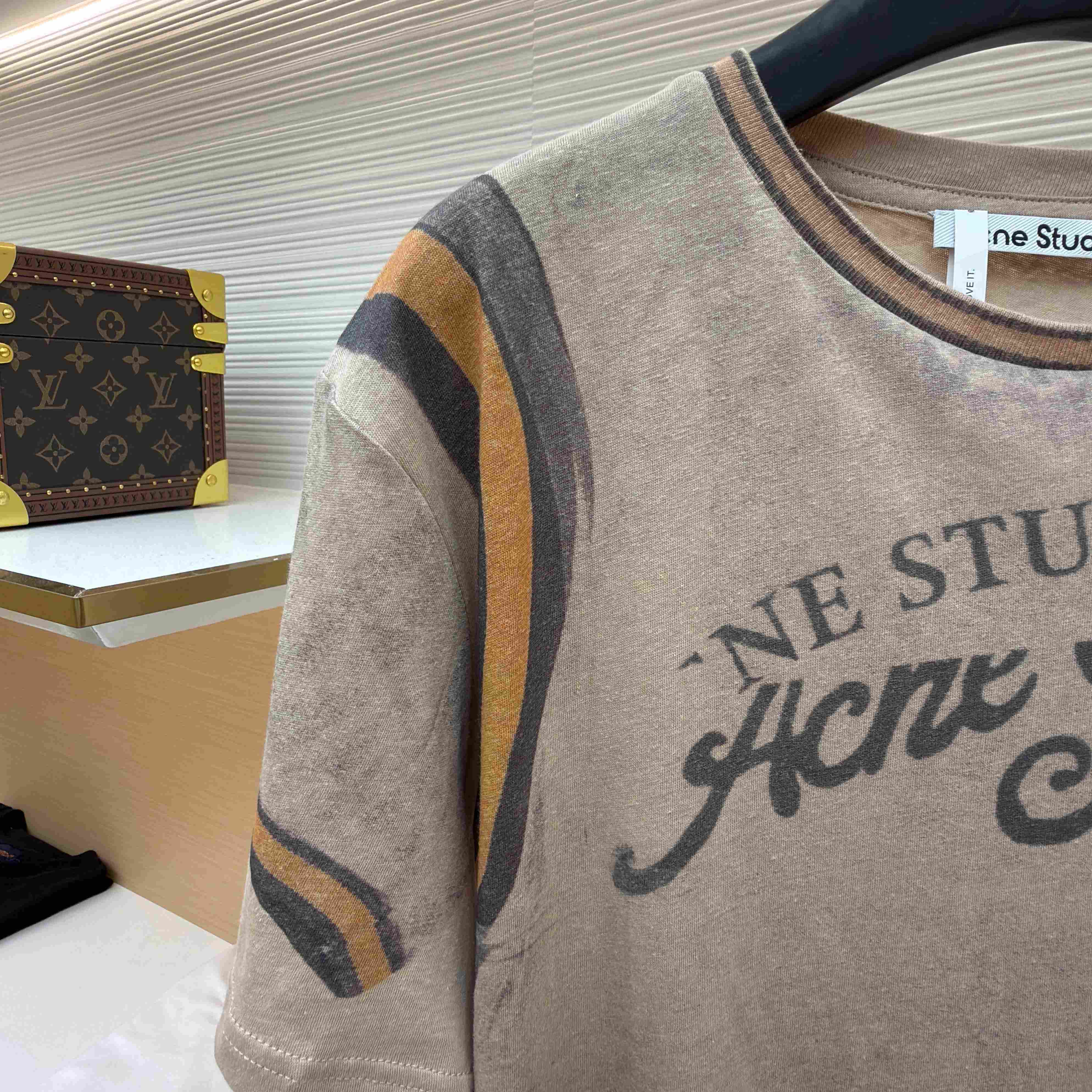 Acne Studios Graphic T-shirt - DopestKickz