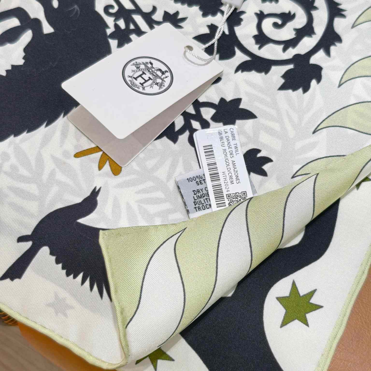 Hermes Sous le Charme D'Orphee Detail Scarf  - DopestKickz