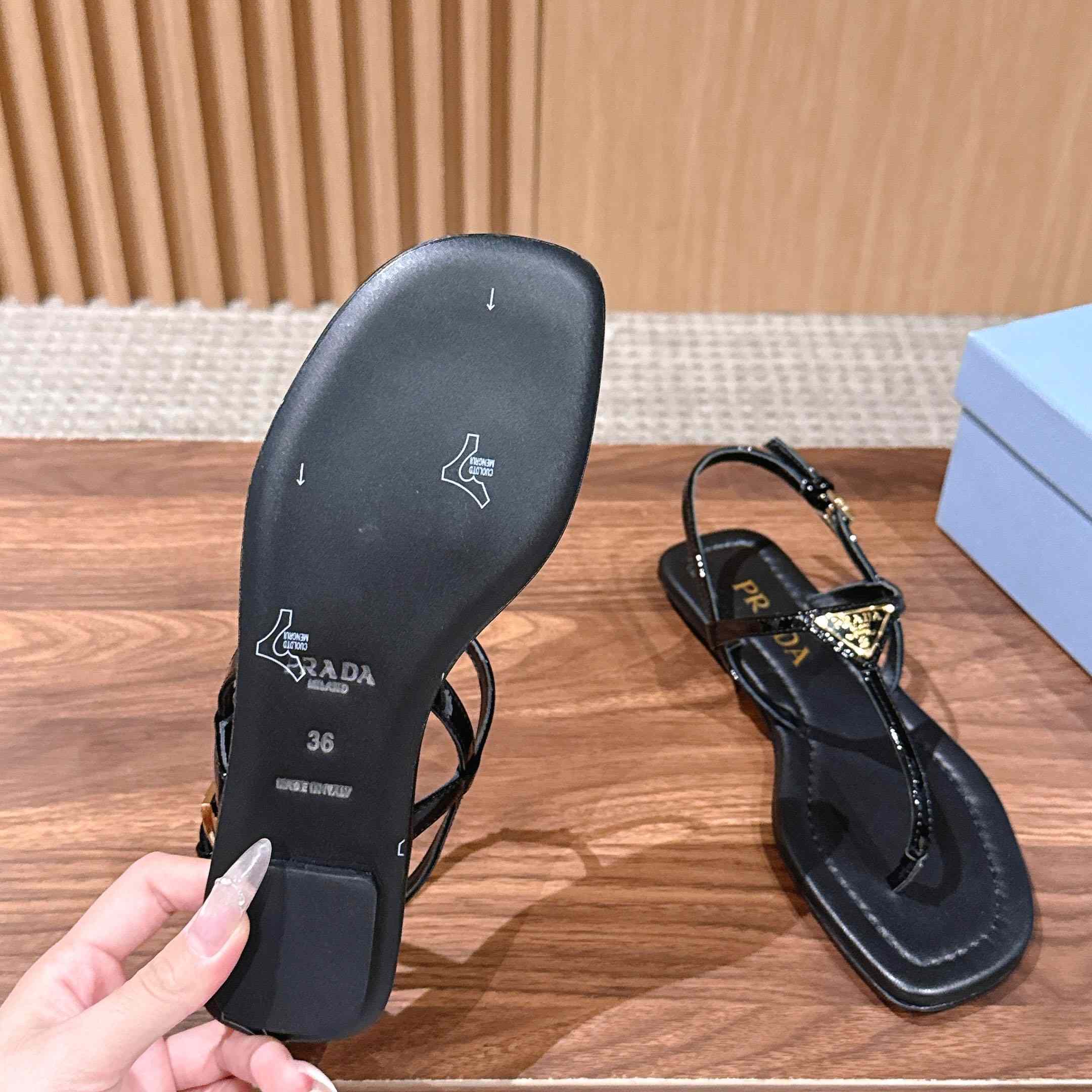 Prada Patent Leather Thong Sandals - DopestKickz