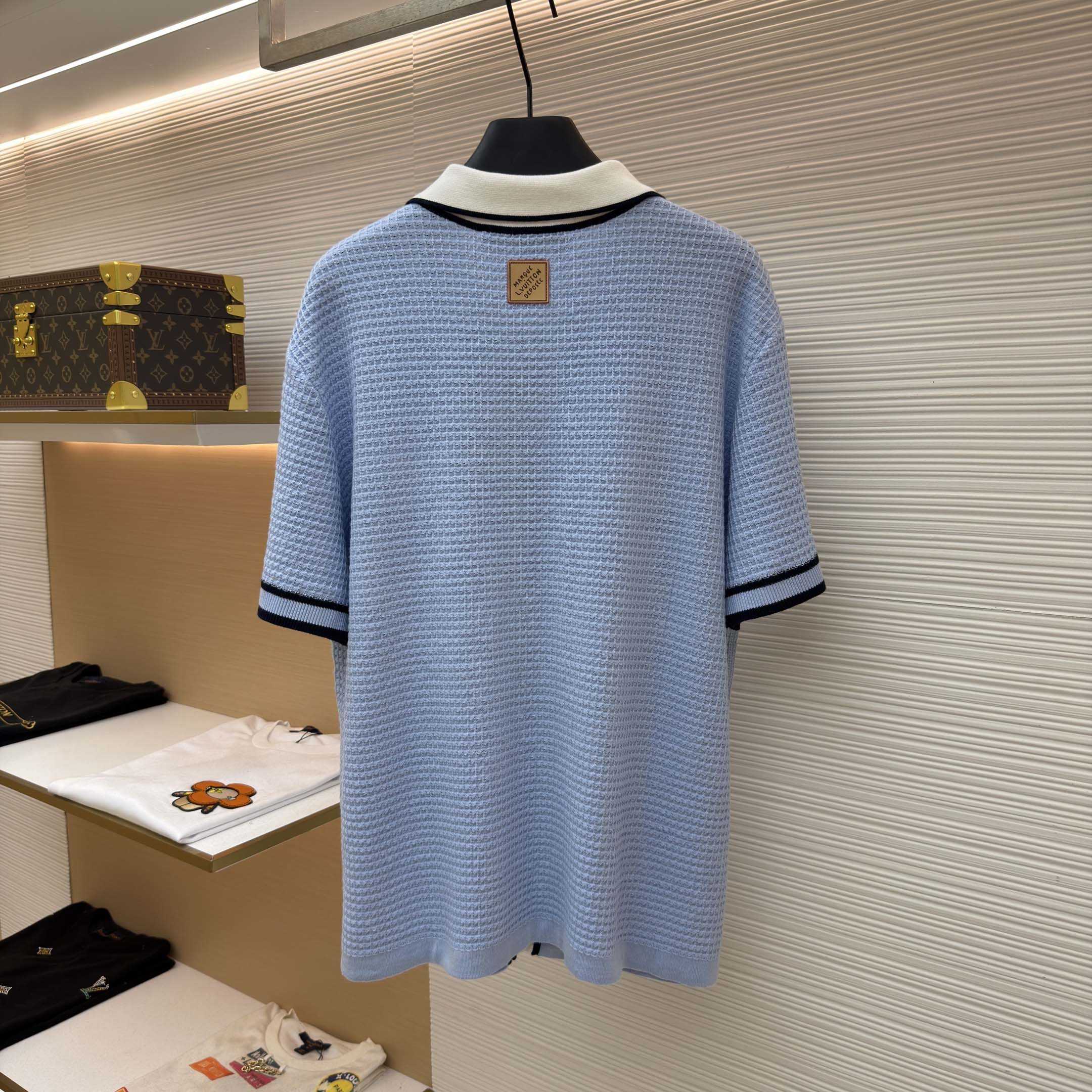 Louis Vuitton Waffle Signature Short-Sleeved Shirt   1AK6WW - DopestKickz