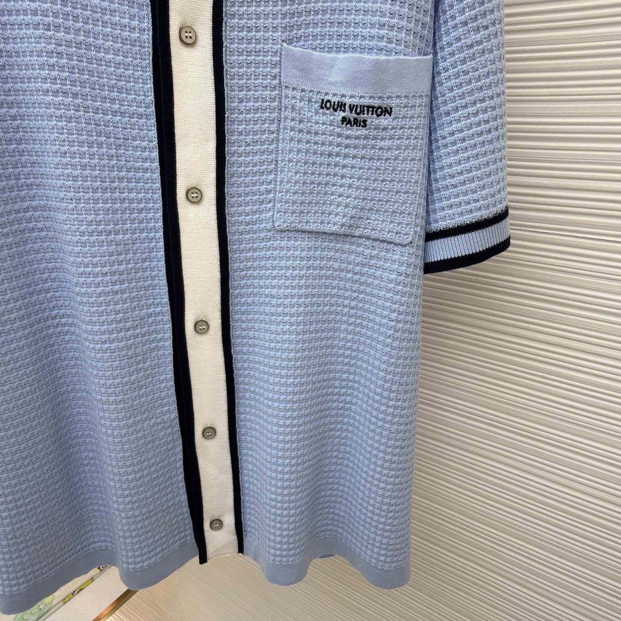 Louis Vuitton Waffle Signature Short-Sleeved Shirt   1AK6WW - DopestKickz