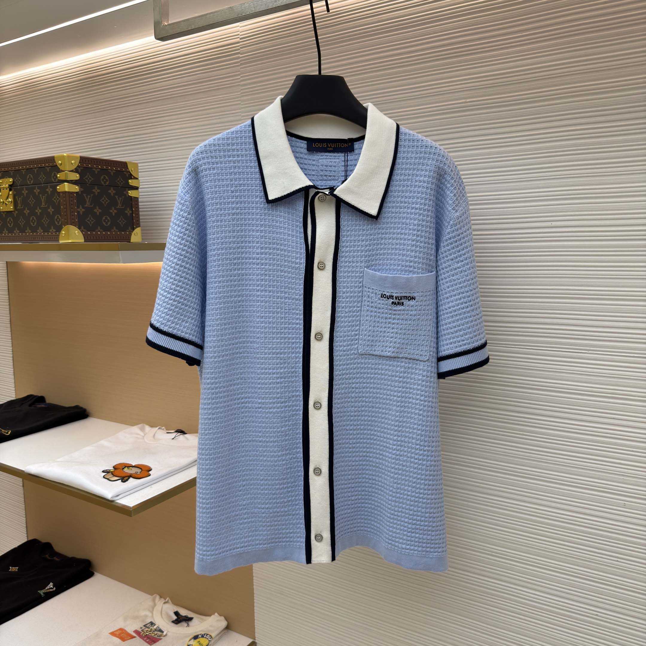 Louis Vuitton Waffle Signature Short-Sleeved Shirt   1AK6WW - DopestKickz