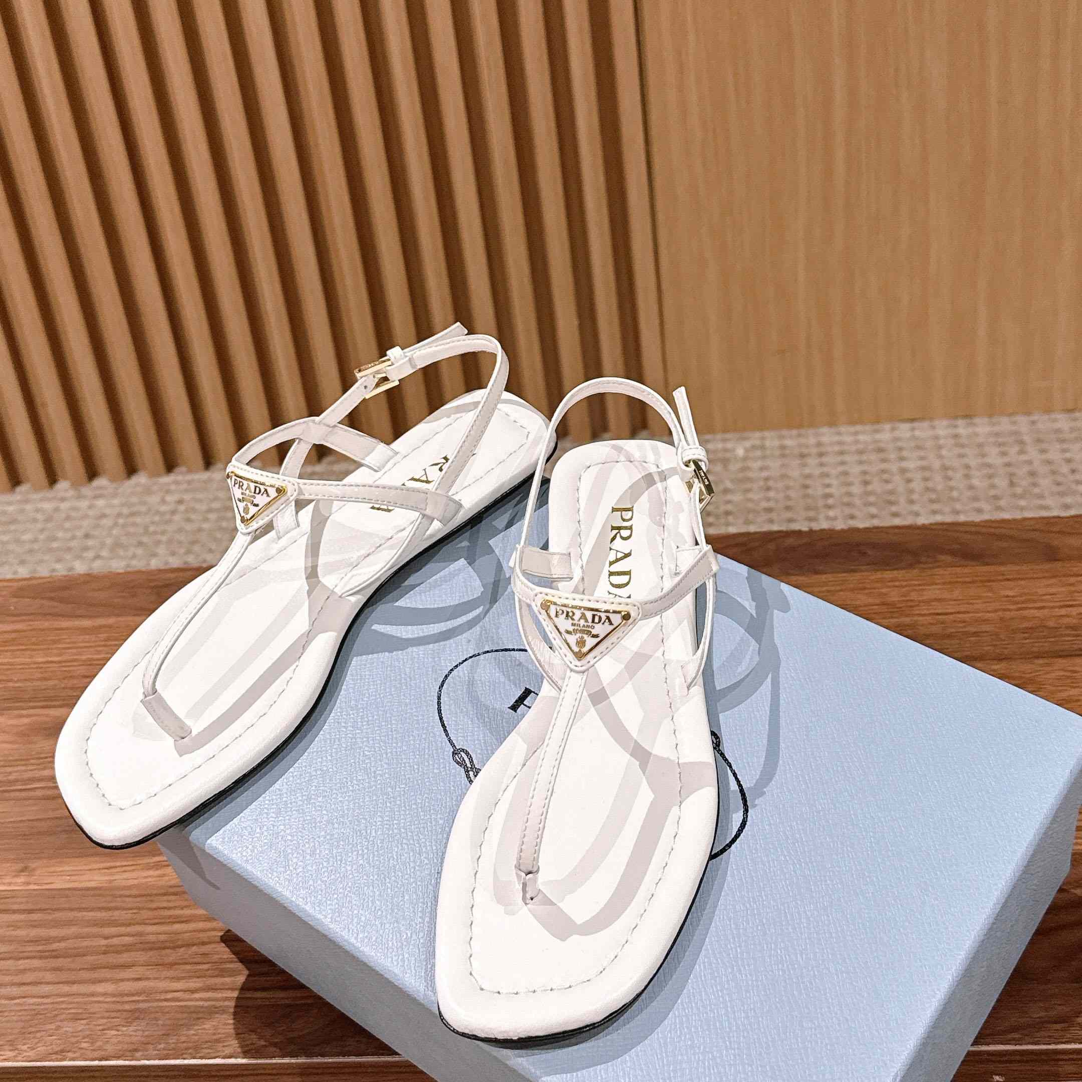 Prada Patent Leather Thong Sandals - DopestKickz