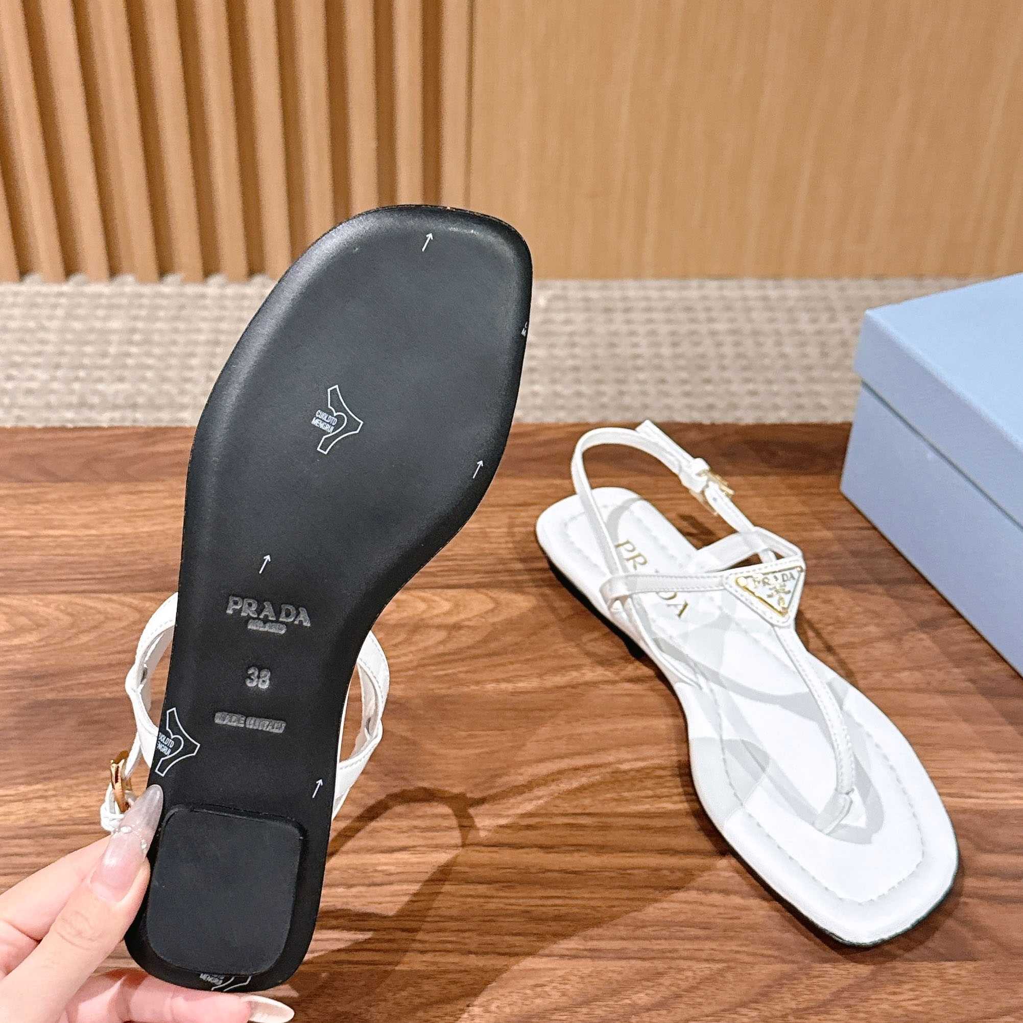 Prada Patent Leather Thong Sandals - DopestKickz