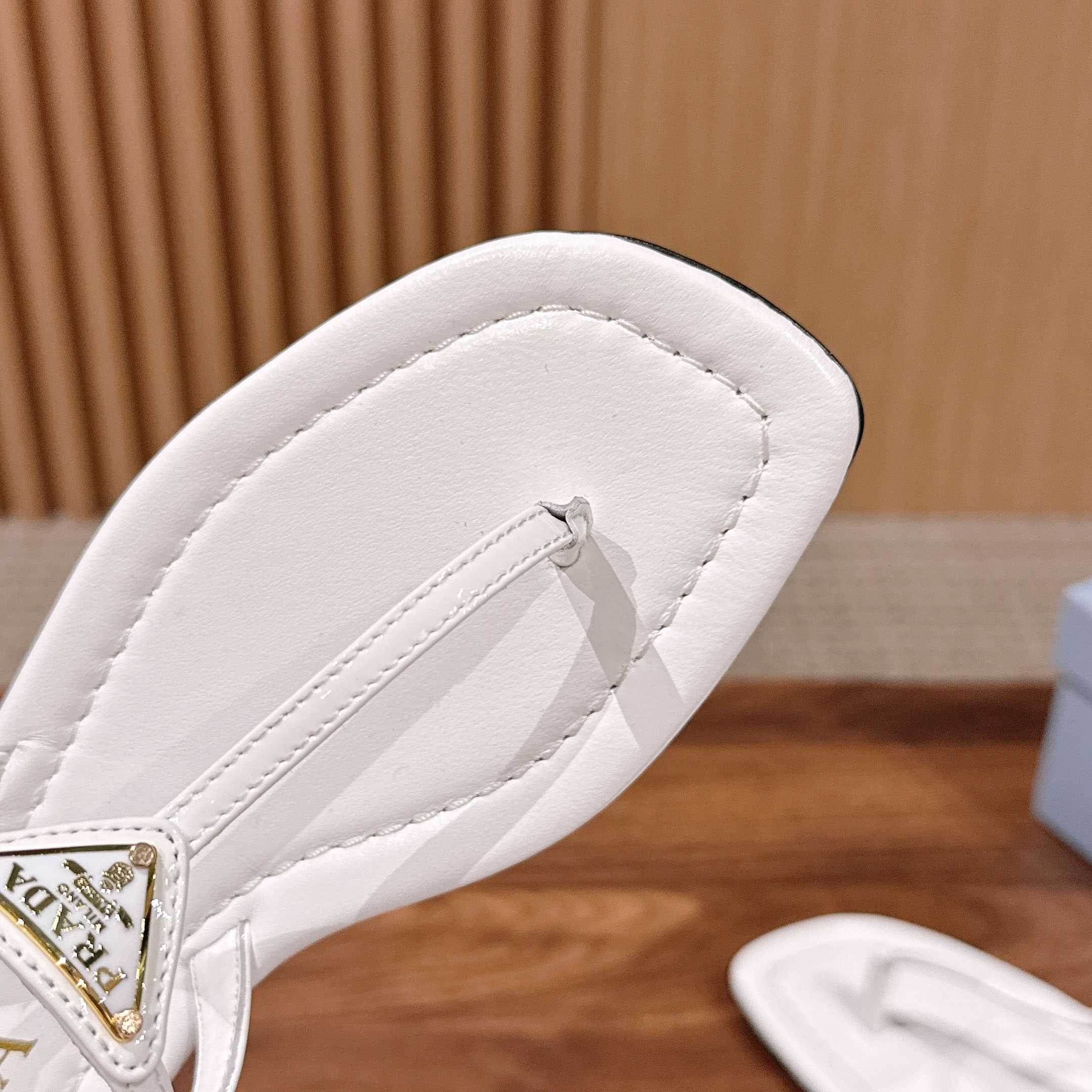 Prada Patent Leather Thong Sandals - DopestKickz