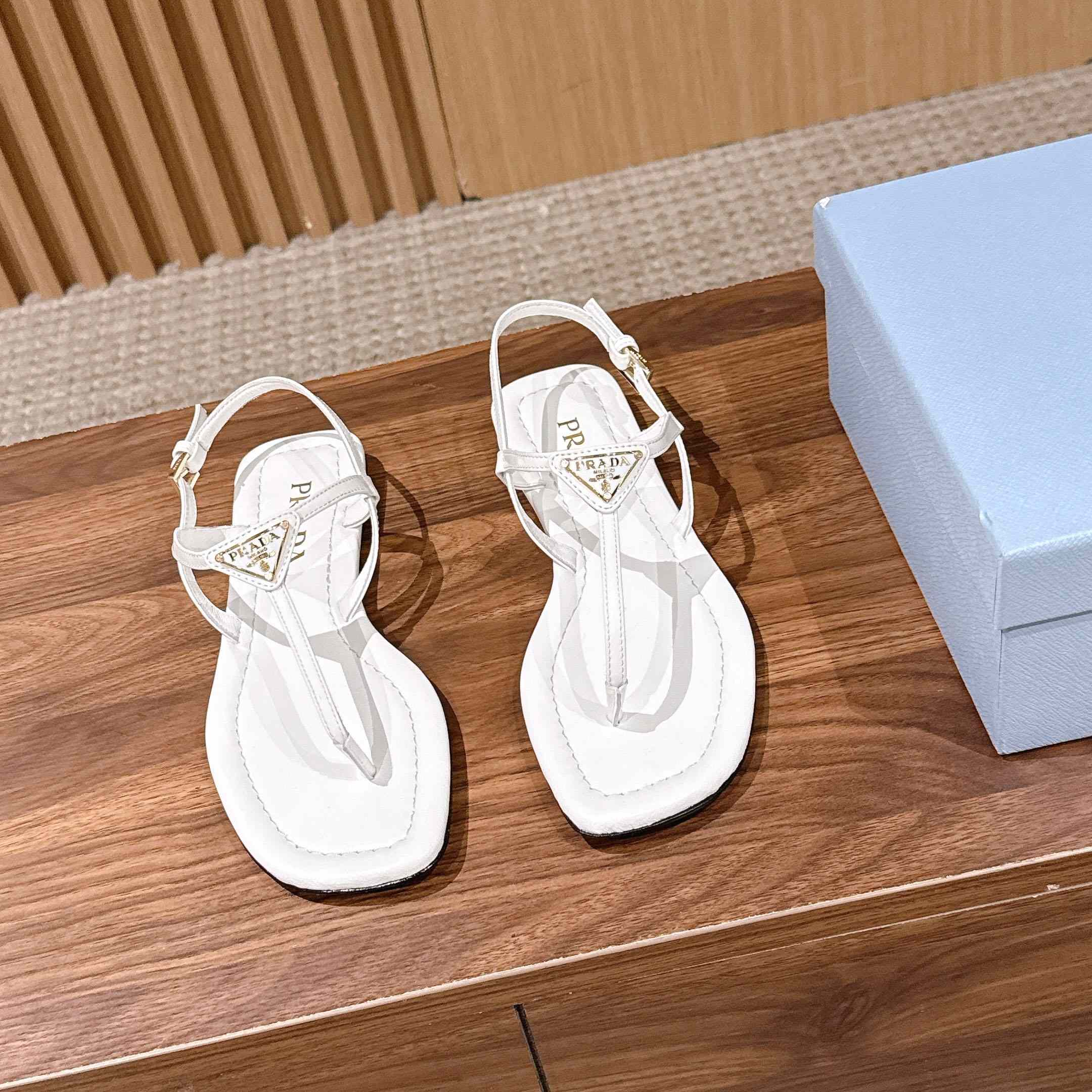 Prada Patent Leather Thong Sandals - DopestKickz