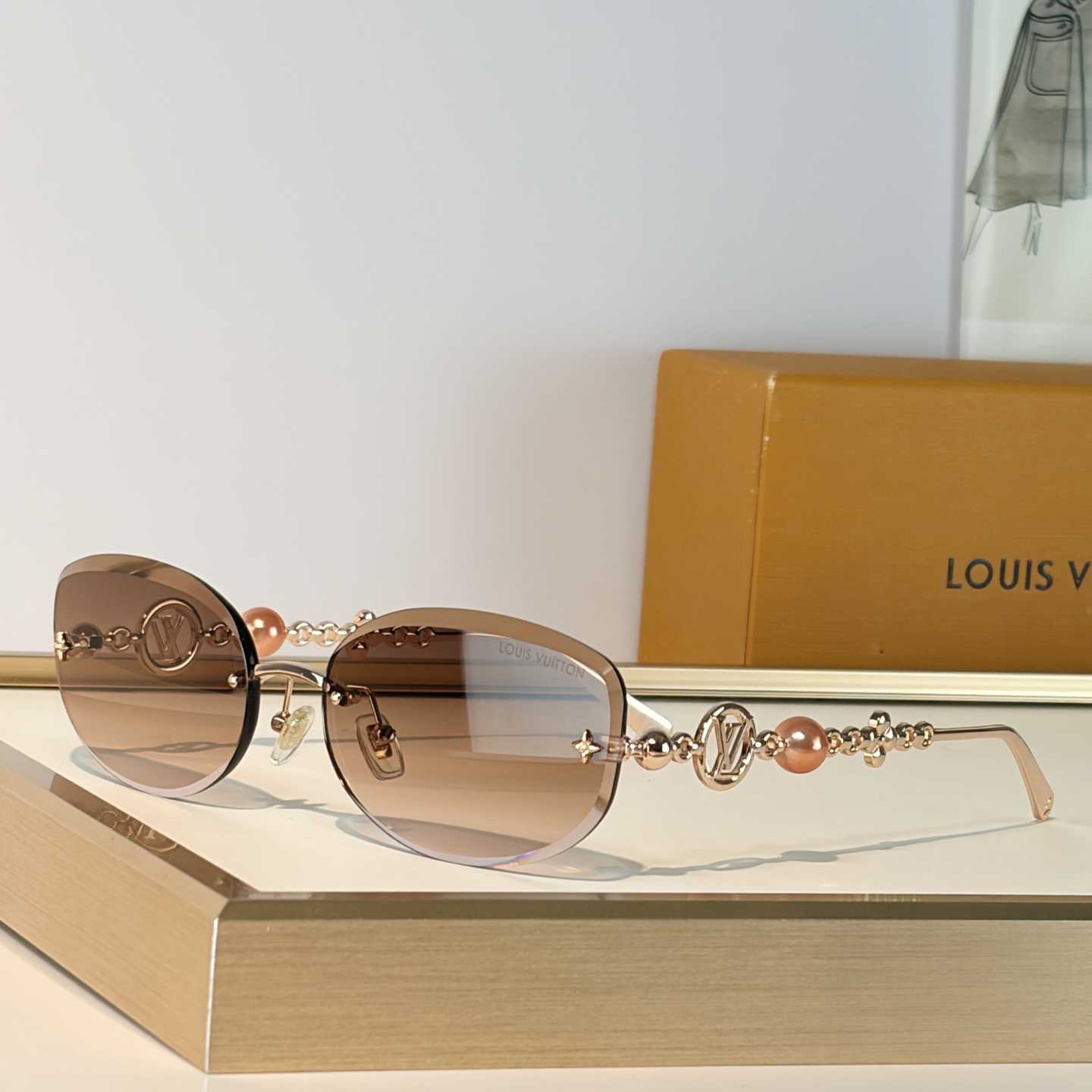 Louis Vuitton Z3166U Sunglasses    - DopestKickz