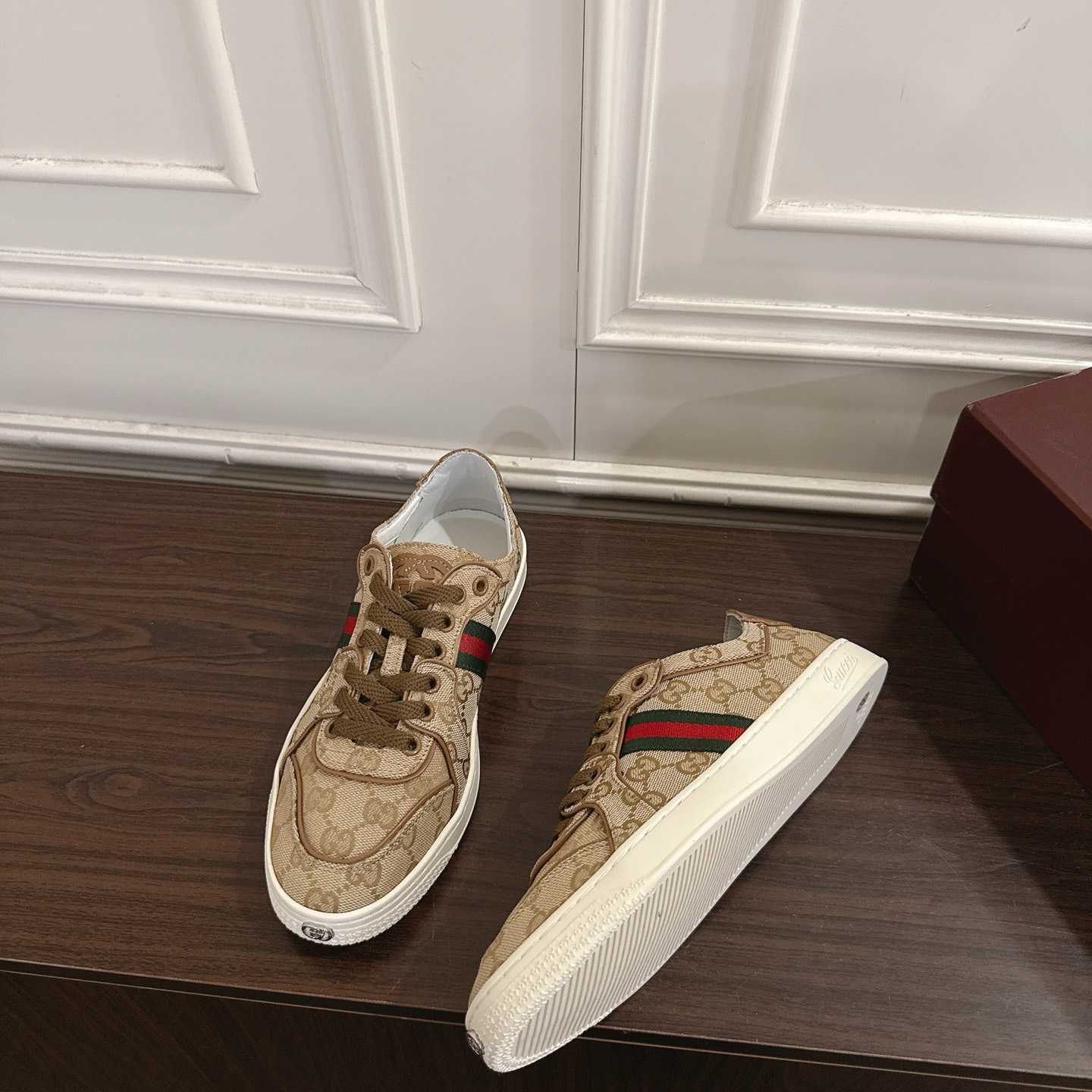 Gucci Stretch Low-Top Sneaker - DopestKickz