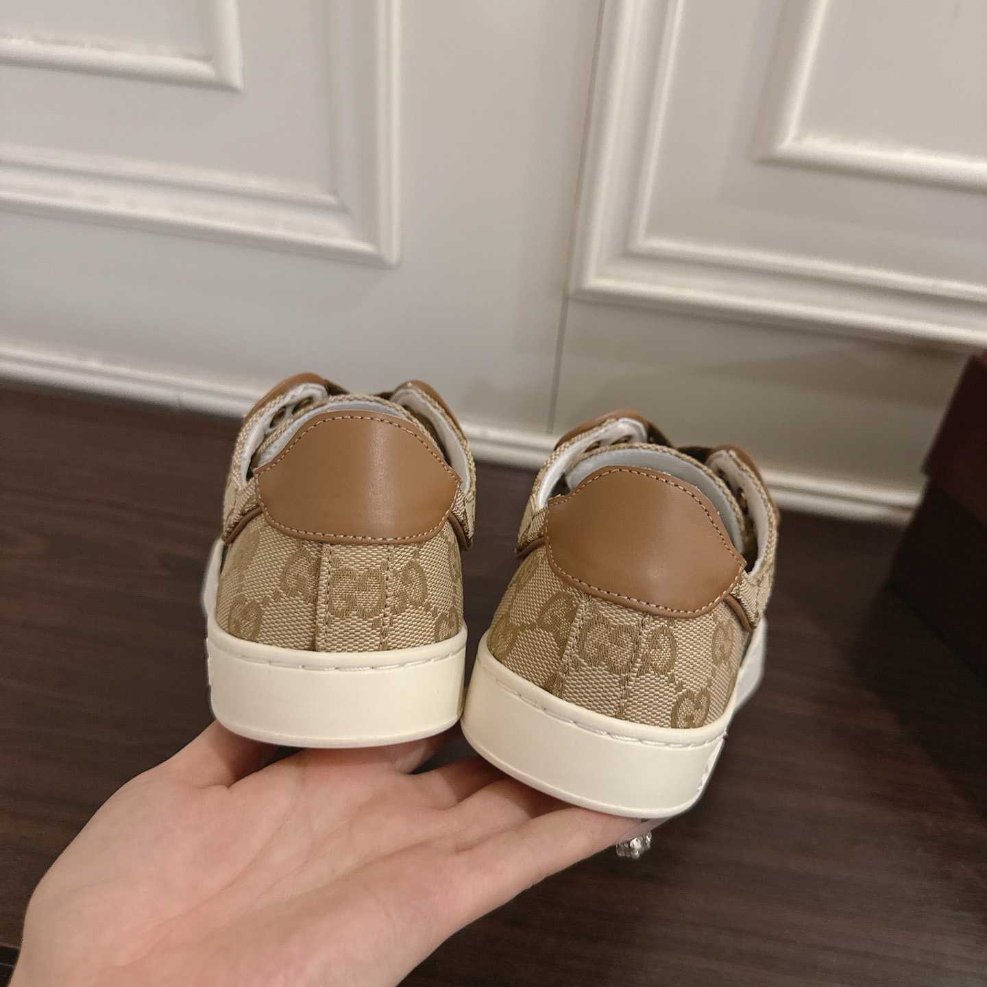 Gucci Stretch Low-Top Sneaker - DopestKickz