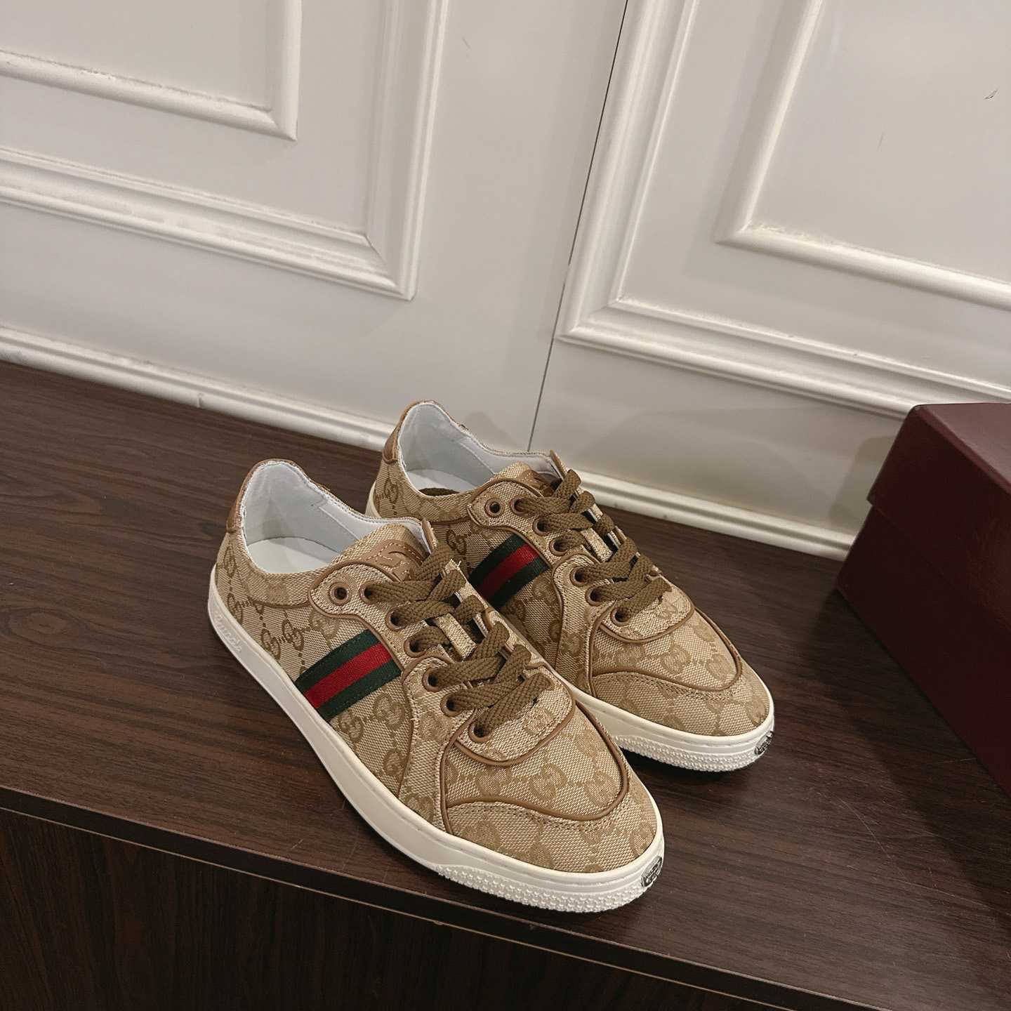 Gucci Stretch Low-Top Sneaker - DopestKickz