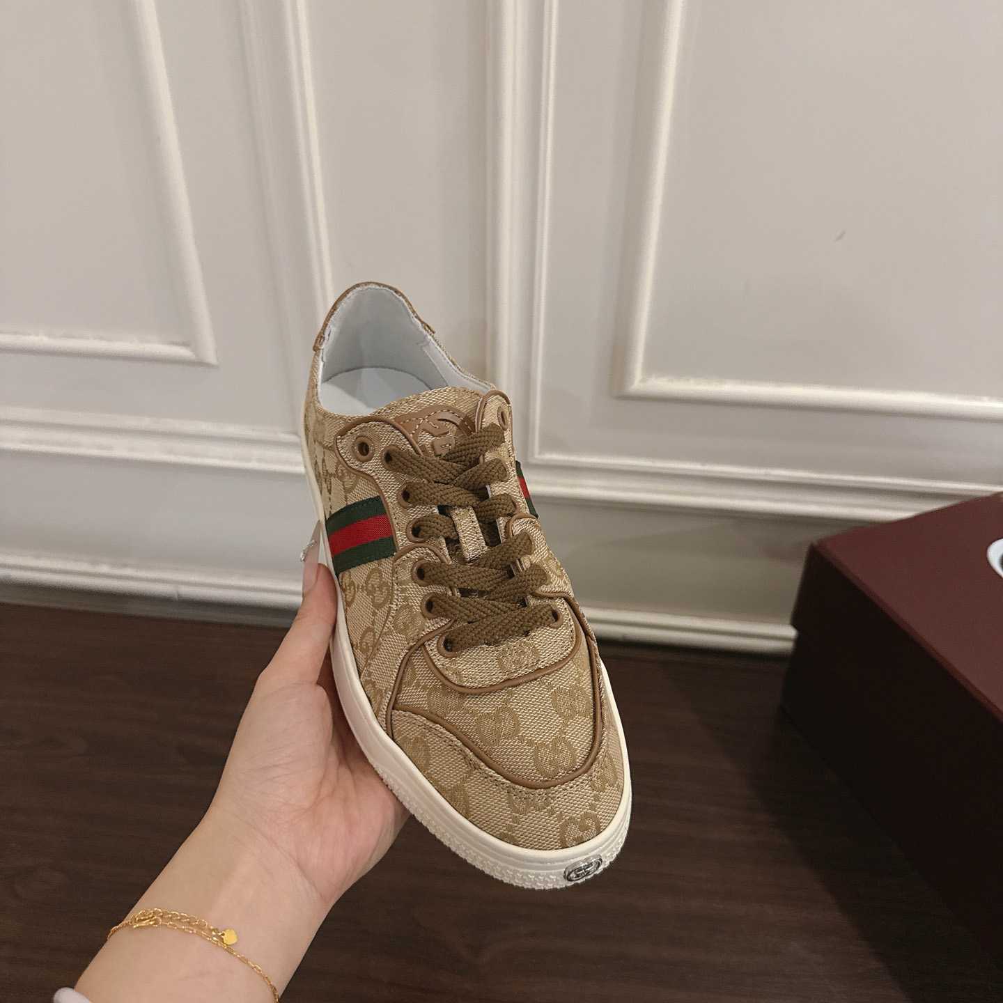 Gucci Stretch Low-Top Sneaker - DopestKickz