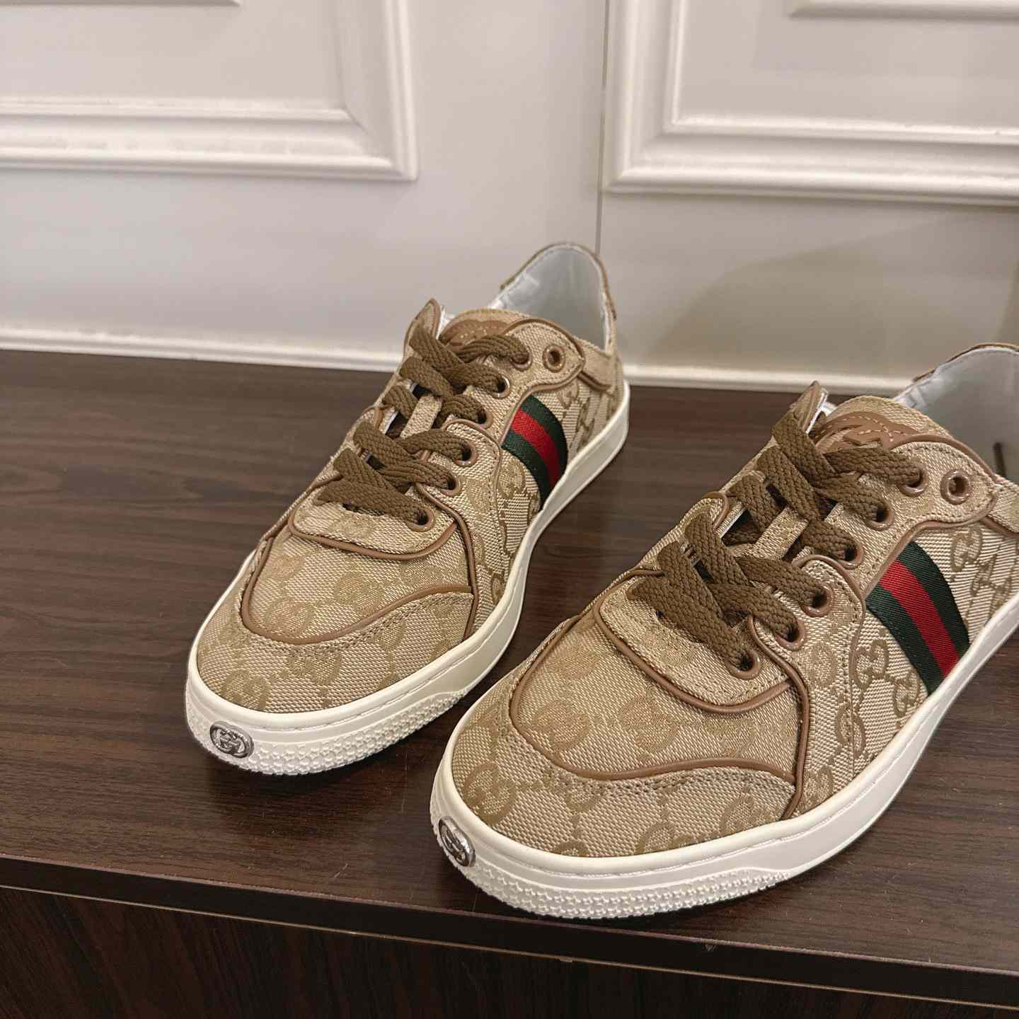 Gucci Stretch Low-Top Sneaker - DopestKickz