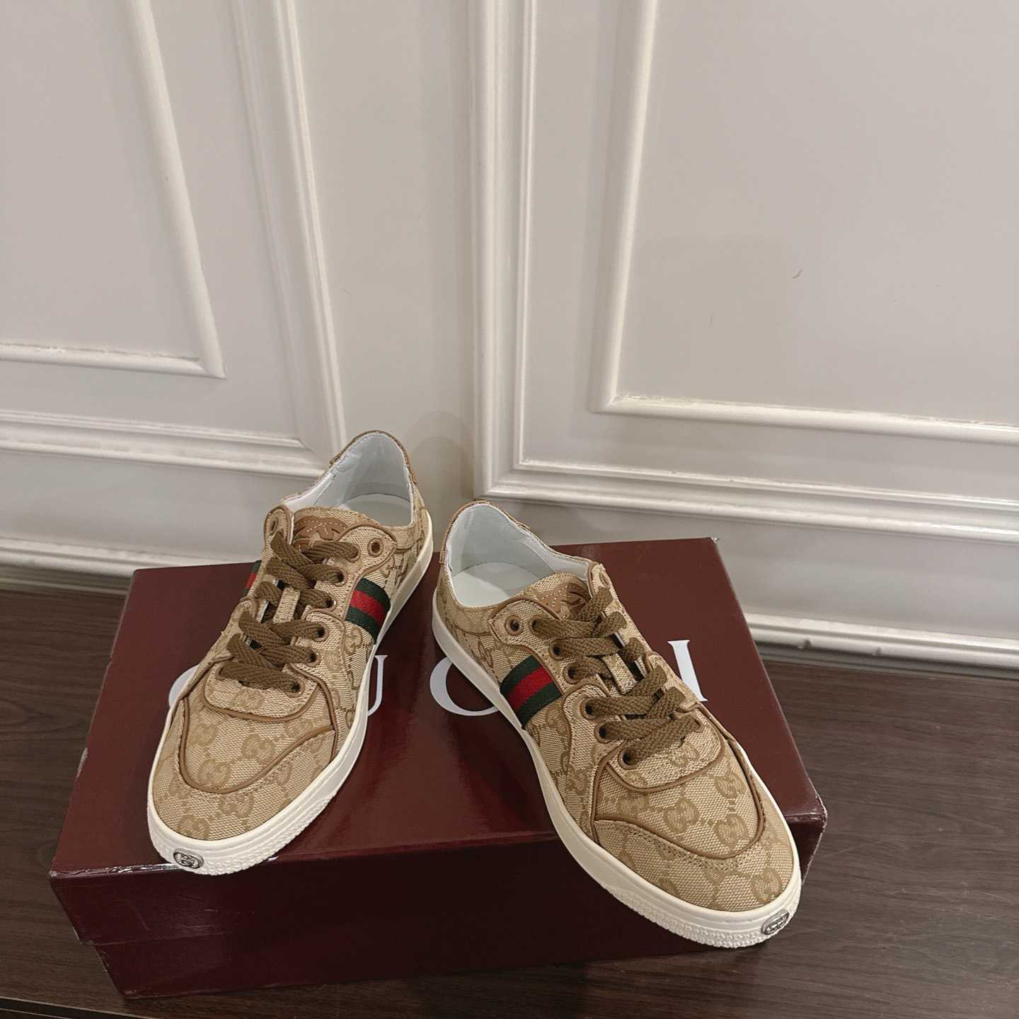 Gucci Stretch Low-Top Sneaker - DopestKickz
