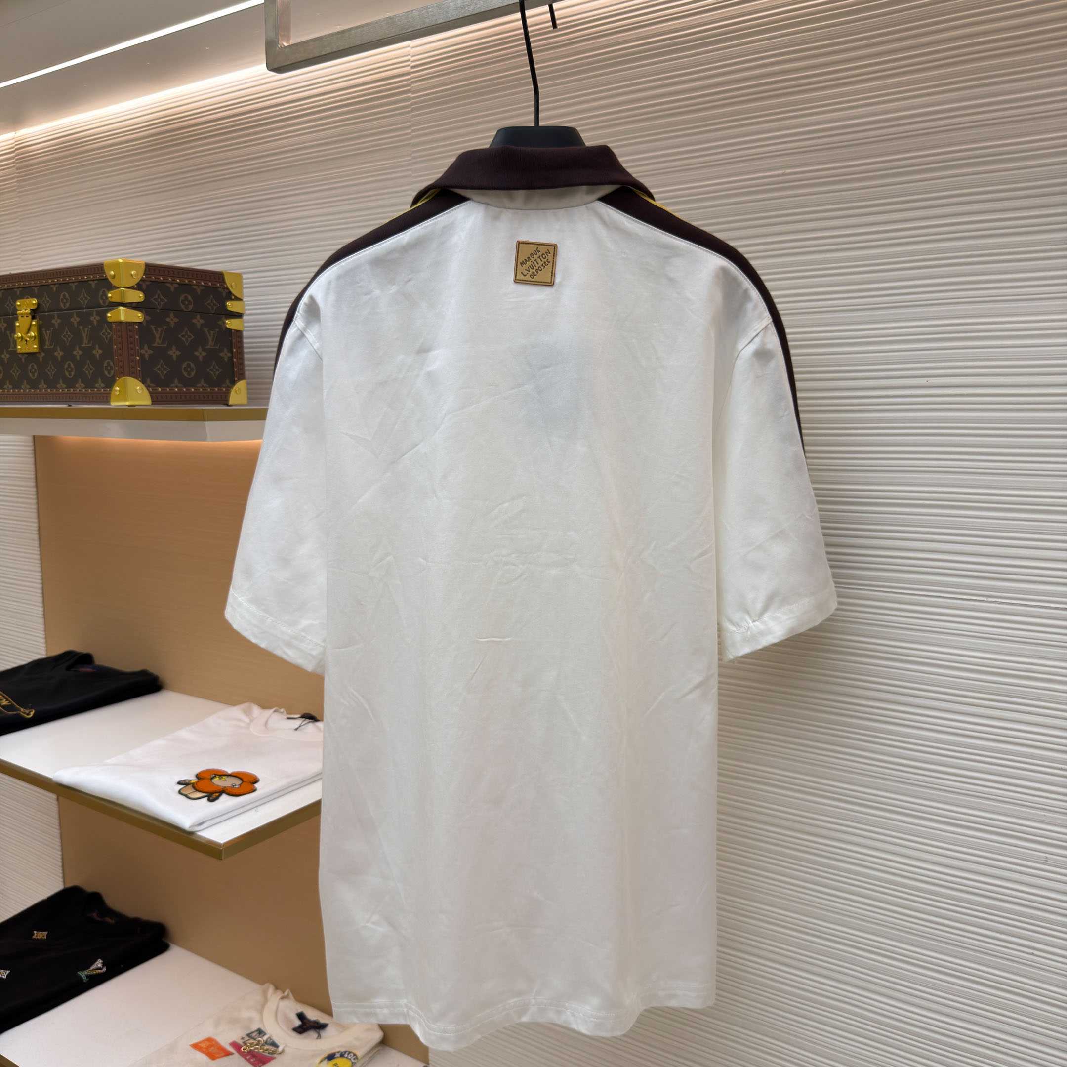 Louis Vuitton Bicolor Warm Up Short-Sleeved Shirt 1AJRET - DopestKickz