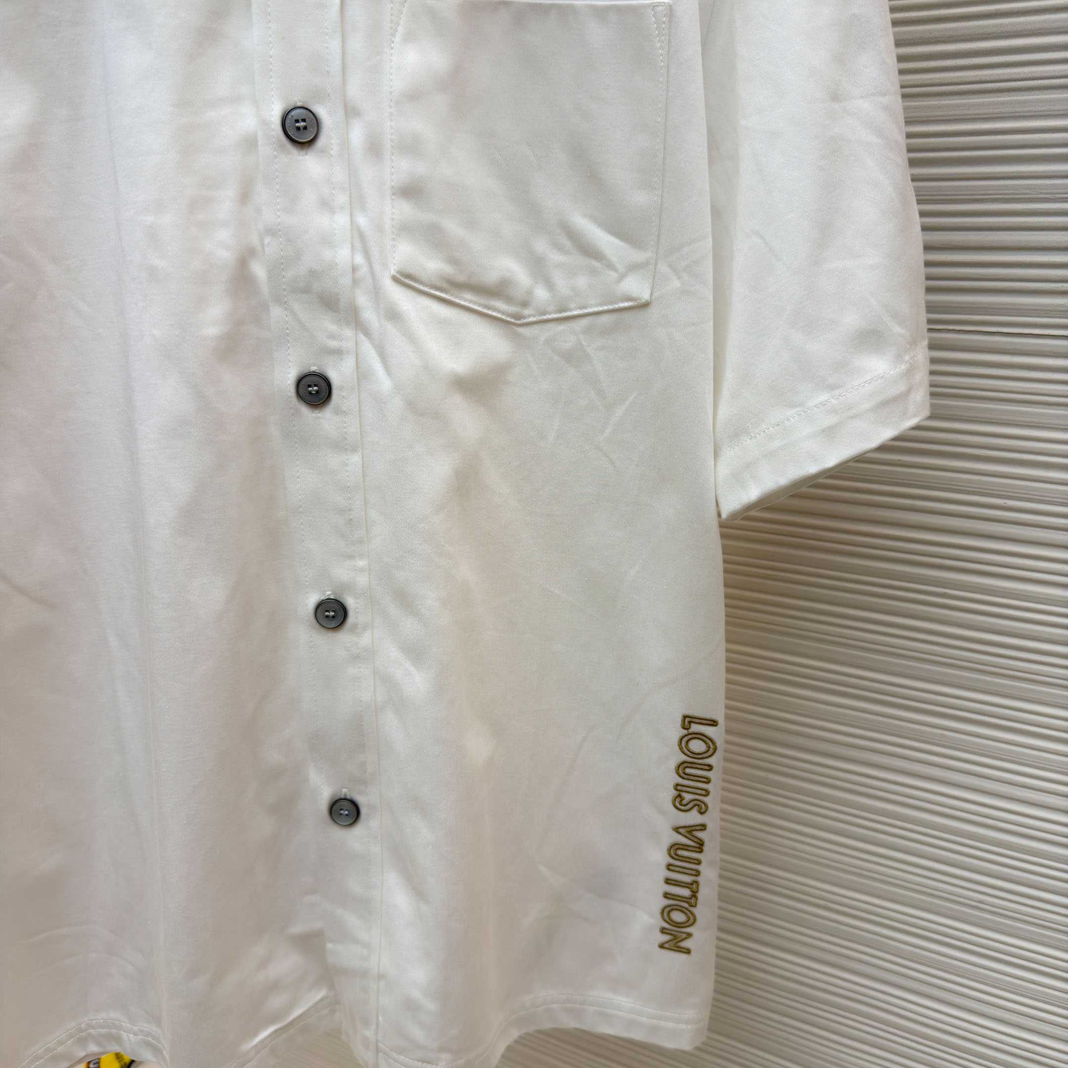 Louis Vuitton Bicolor Warm Up Short-Sleeved Shirt 1AJRET - DopestKickz