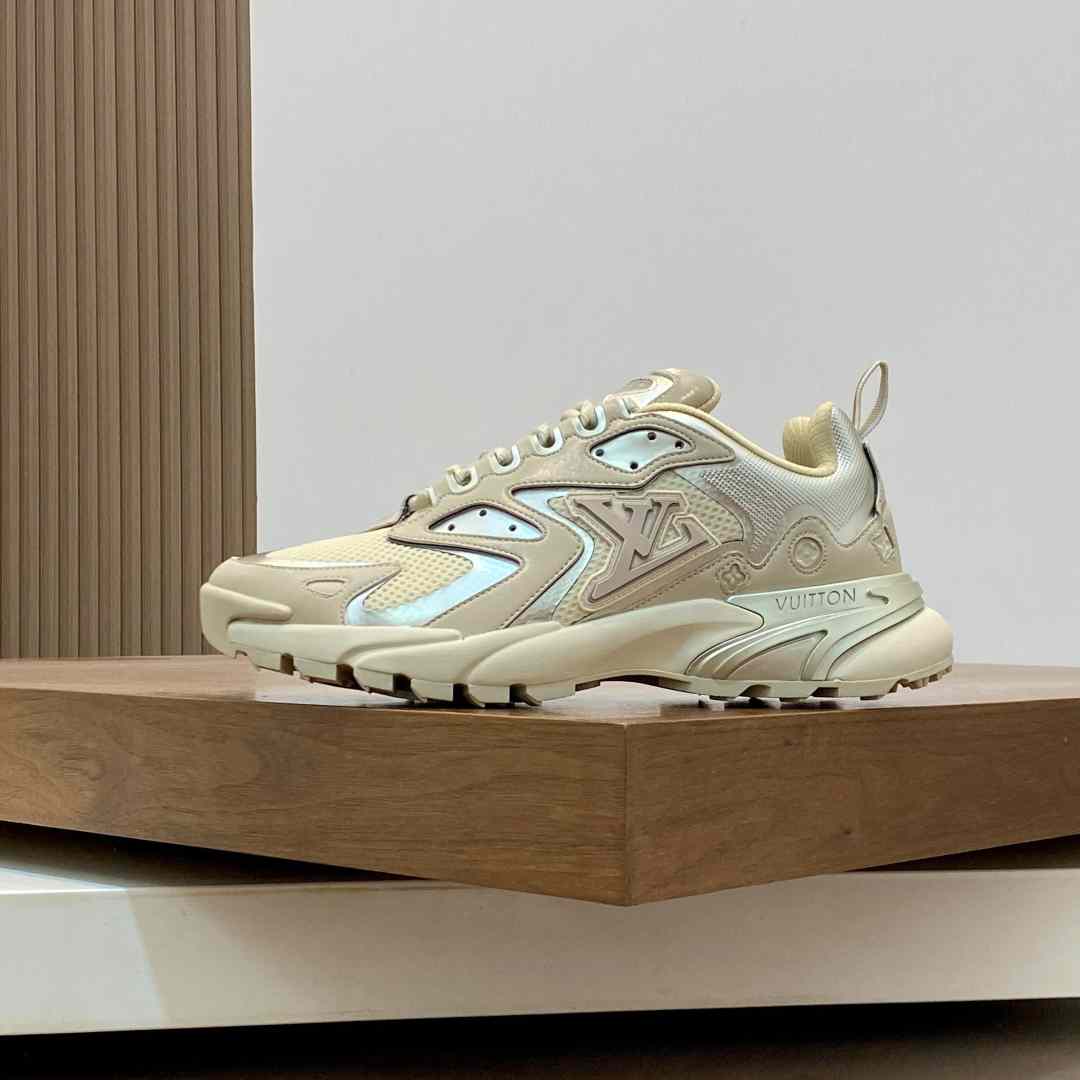 Louis Vuitton  Runner Tatic Sneaker 1AINUL - DopestKickz