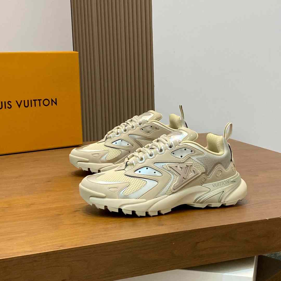 Louis Vuitton  Runner Tatic Sneaker 1AINUL - DopestKickz