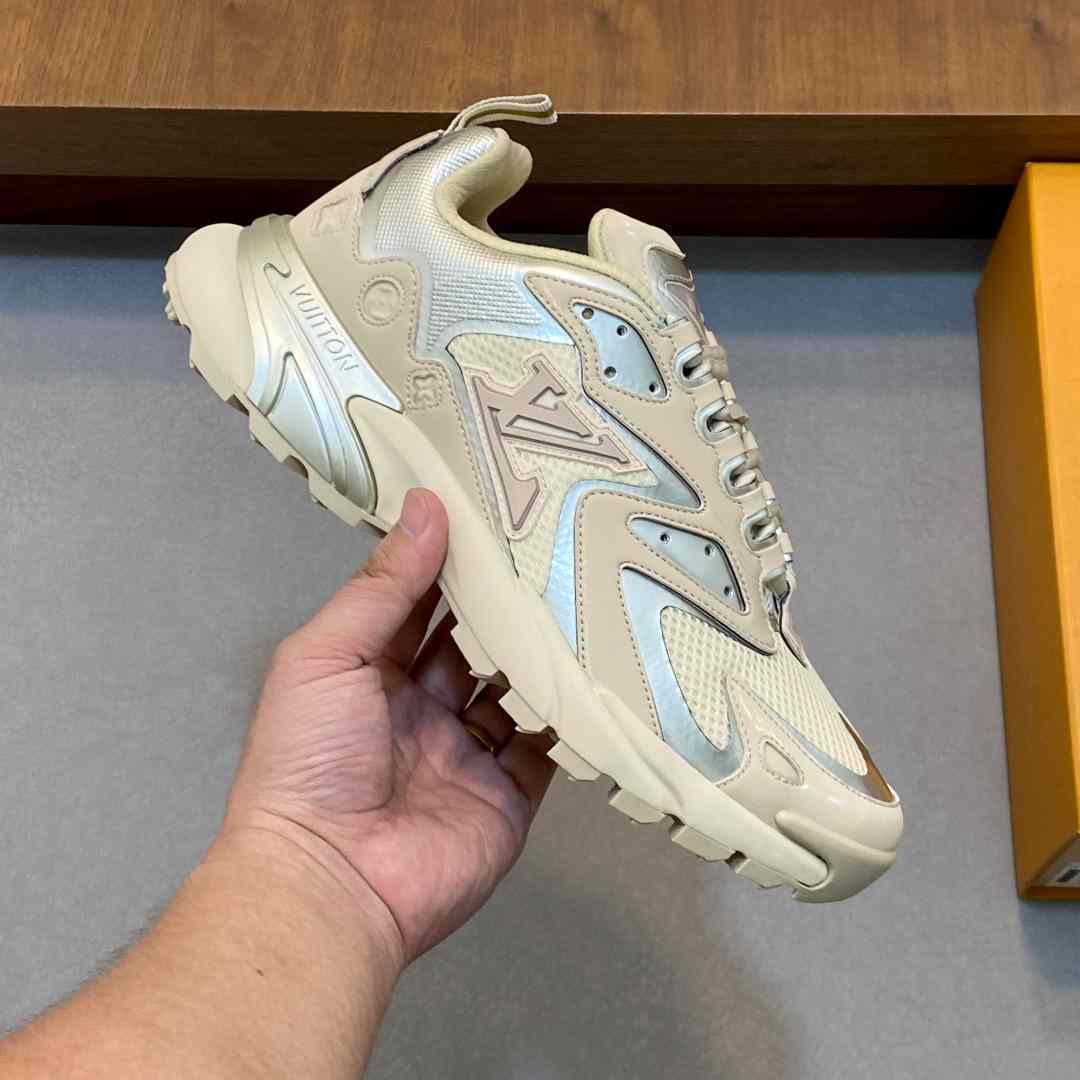 Louis Vuitton  Runner Tatic Sneaker 1AINUL - DopestKickz