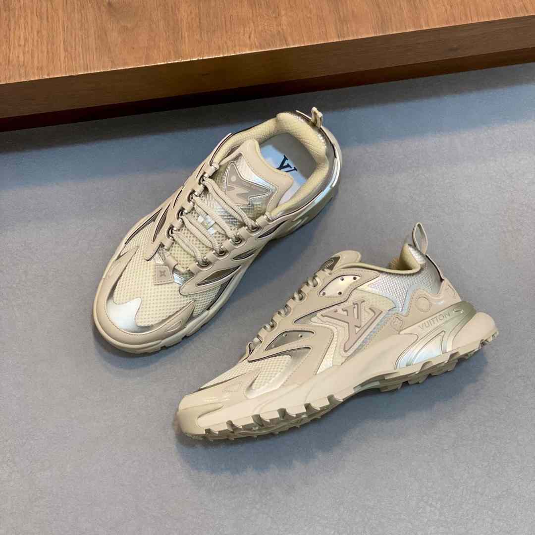 Louis Vuitton  Runner Tatic Sneaker 1AINUL - DopestKickz