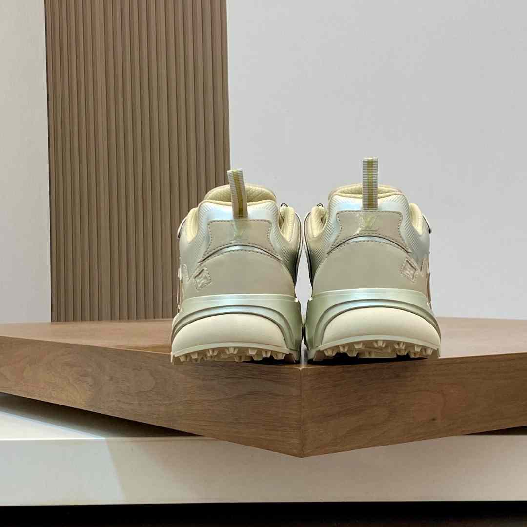 Louis Vuitton  Runner Tatic Sneaker 1AINUL - DopestKickz