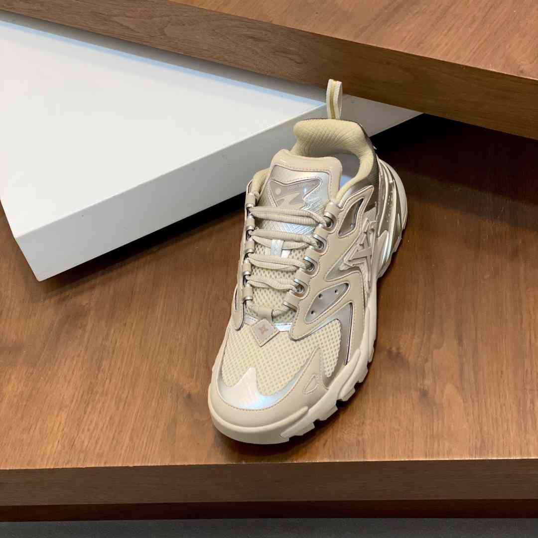 Louis Vuitton  Runner Tatic Sneaker 1AINUL - DopestKickz