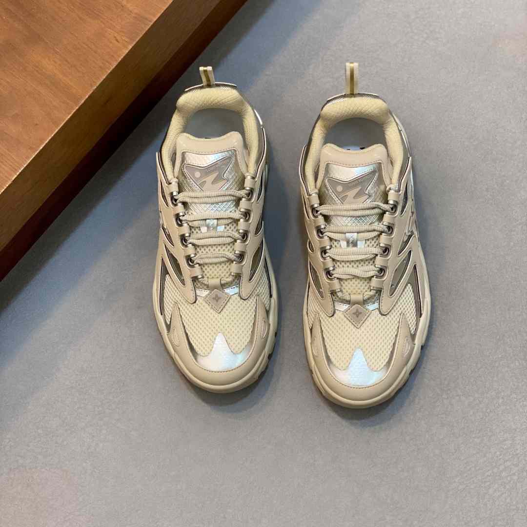 Louis Vuitton  Runner Tatic Sneaker 1AINUL - DopestKickz
