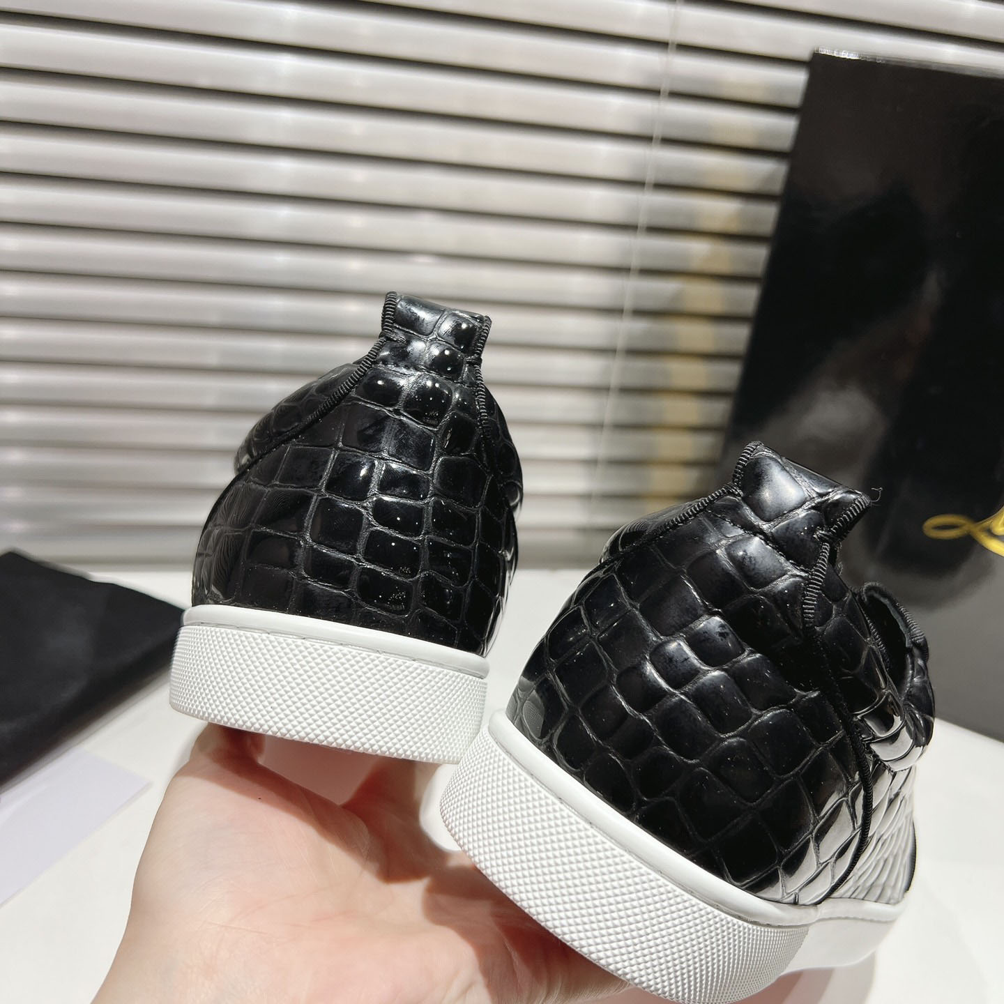 Christian Louboutin Rantulow Orlato Croc-Effect Low-Top Sneakers - DopestKickz