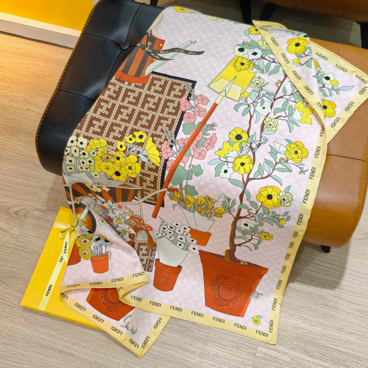 Fendi Gardening Foulard - DopestKickz