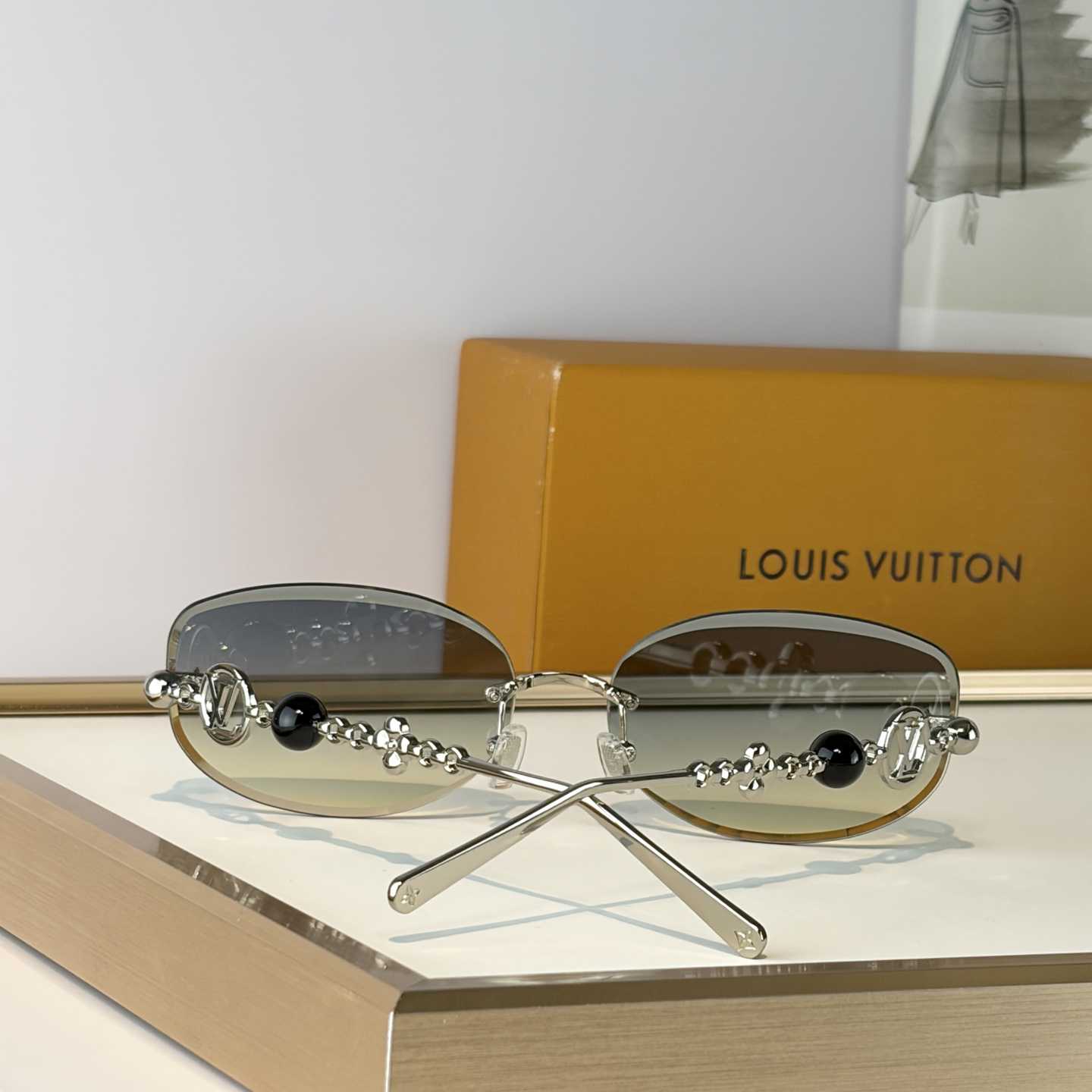 Louis Vuitton Z3166U Sunglasses    - DopestKickz