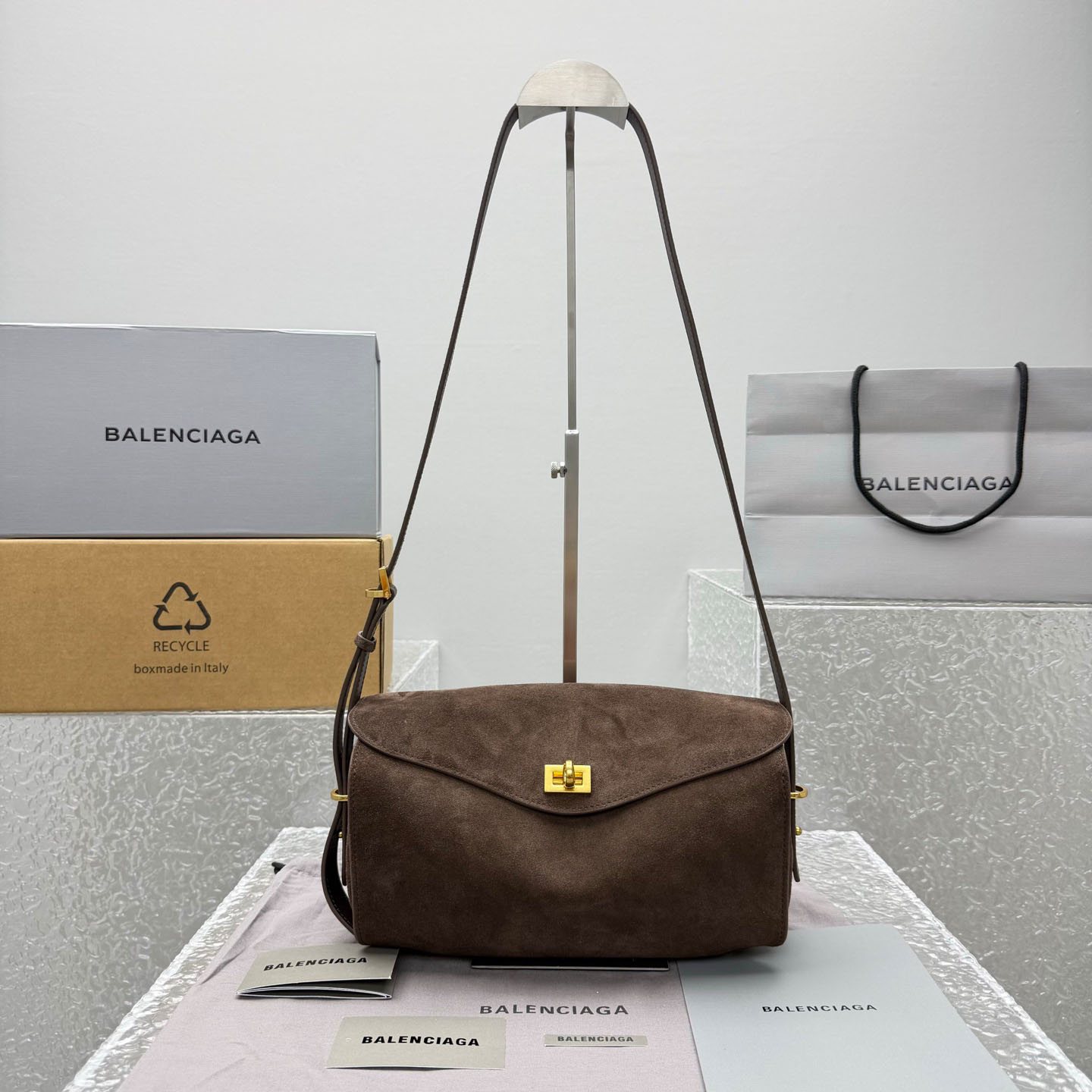 Balenciaga  Le 7 Shoulder Bag Medium In Moka - DopestKickz