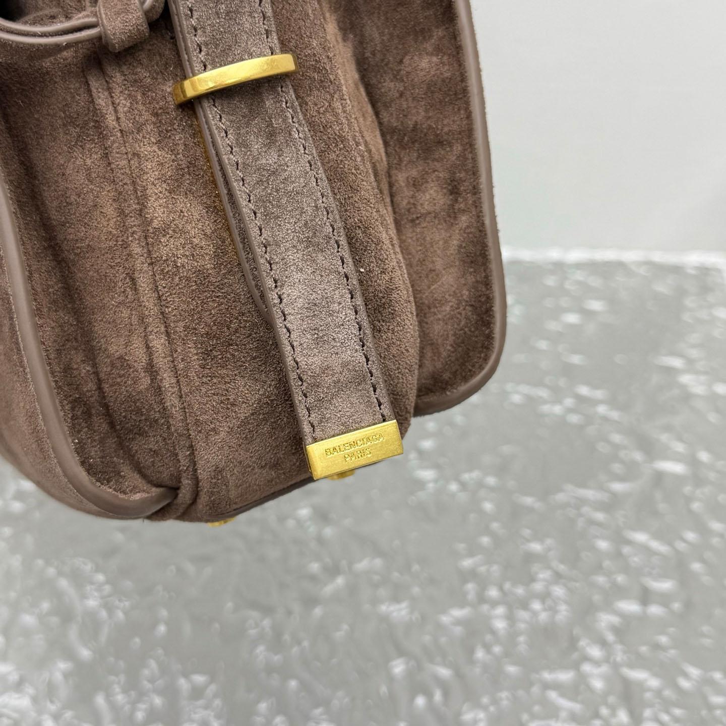 Balenciaga  Le 7 Shoulder Bag Medium In Moka - DopestKickz