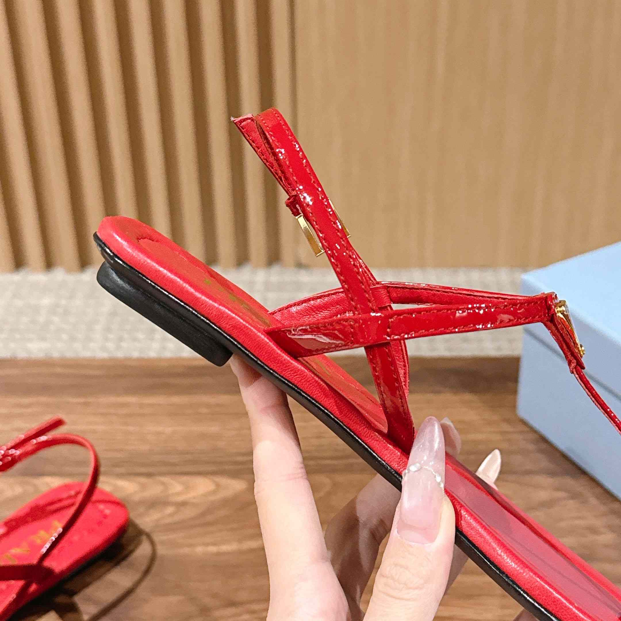 Prada Patent Leather Thong Sandals - DopestKickz