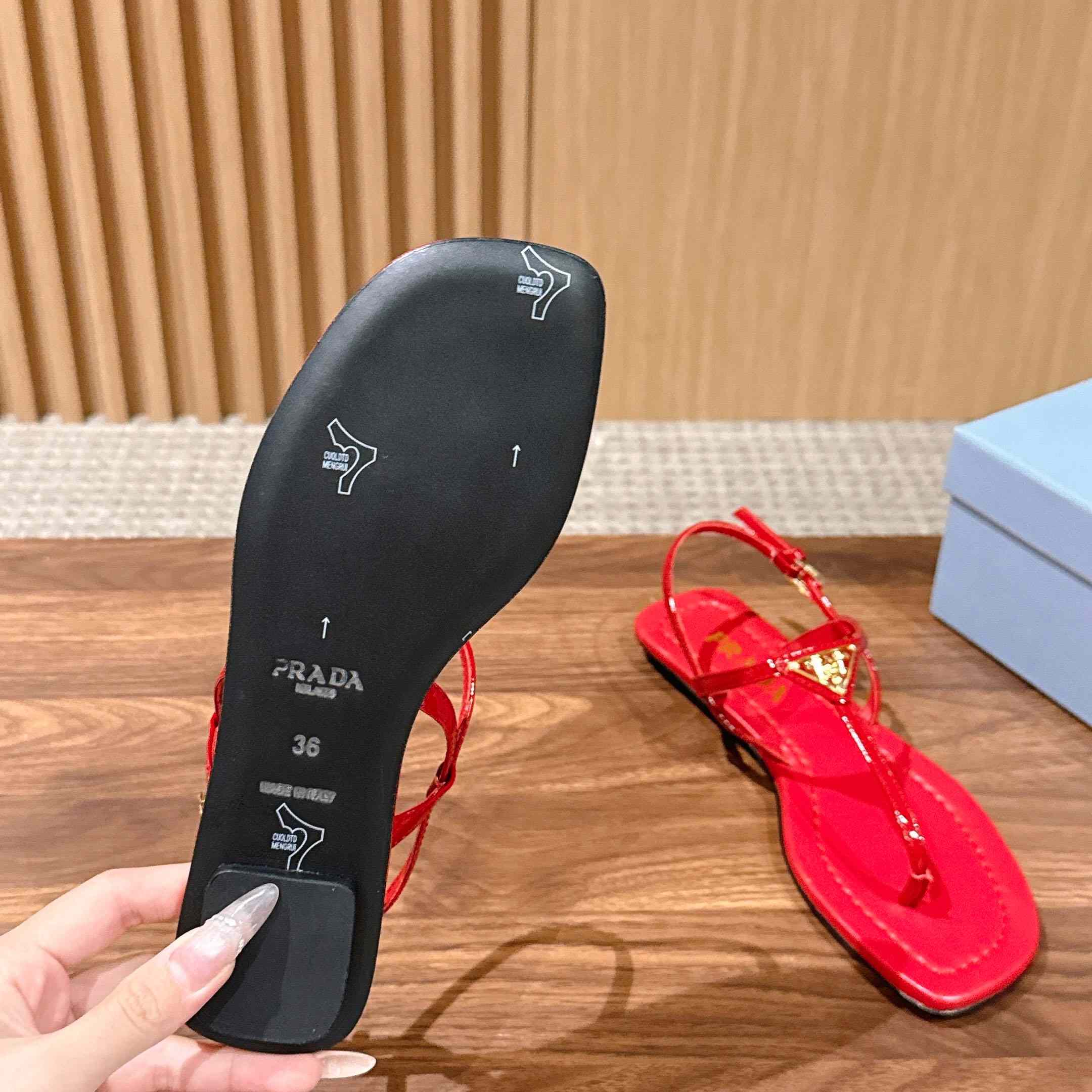 Prada Patent Leather Thong Sandals - DopestKickz