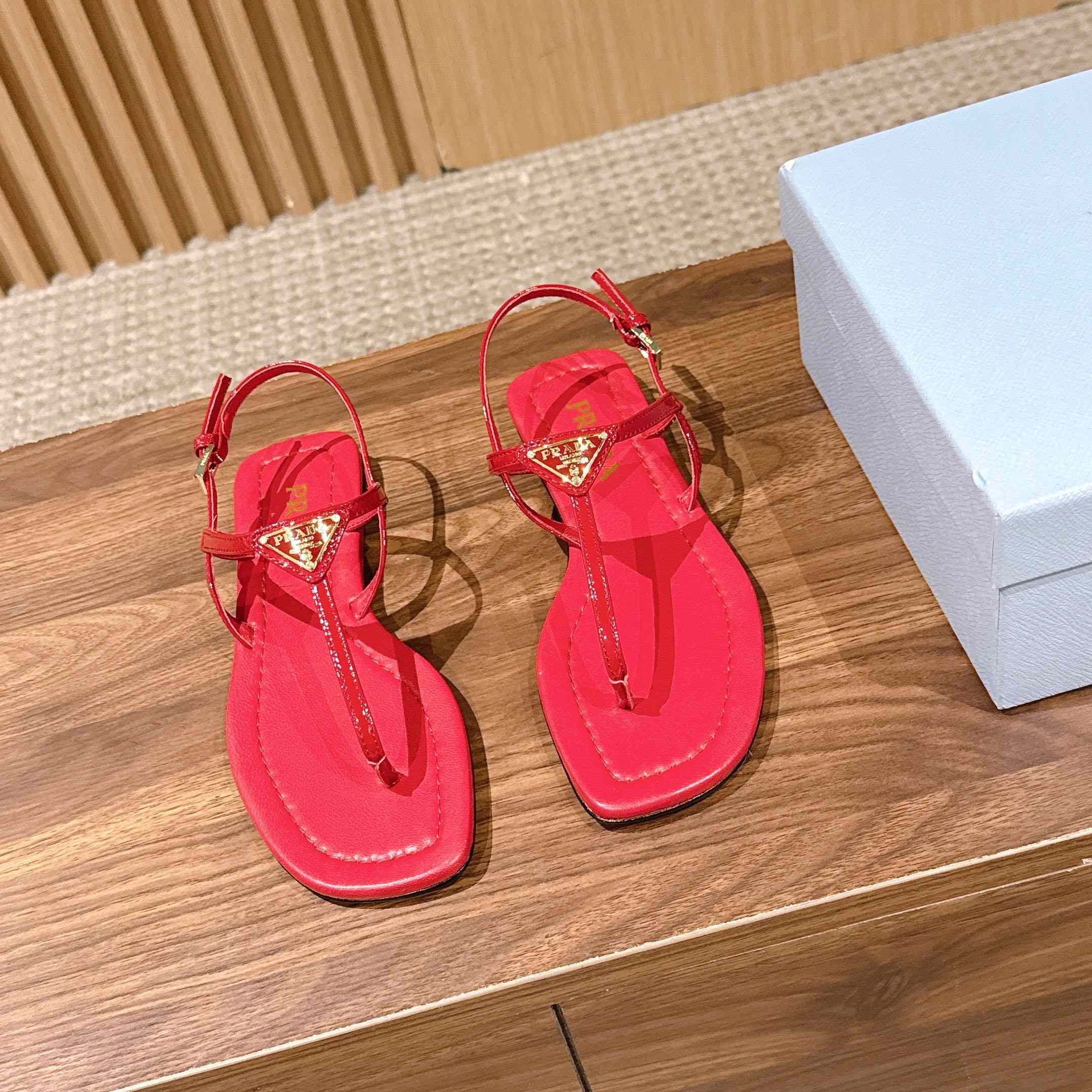 Prada Patent Leather Thong Sandals - DopestKickz