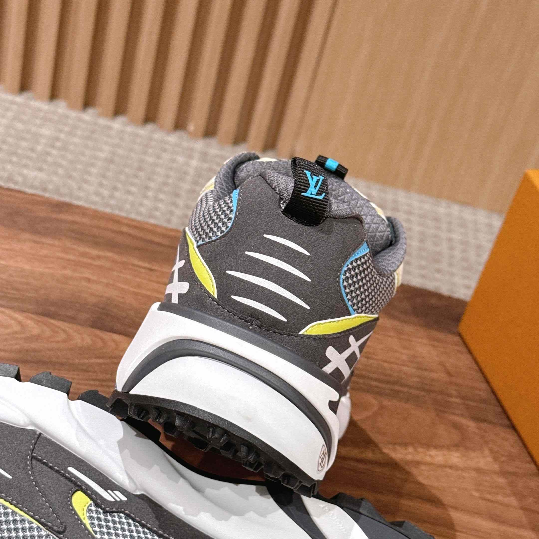 Louis Vuitton LV Tatic Runner Sneaker 1AKC43 - DopestKickz