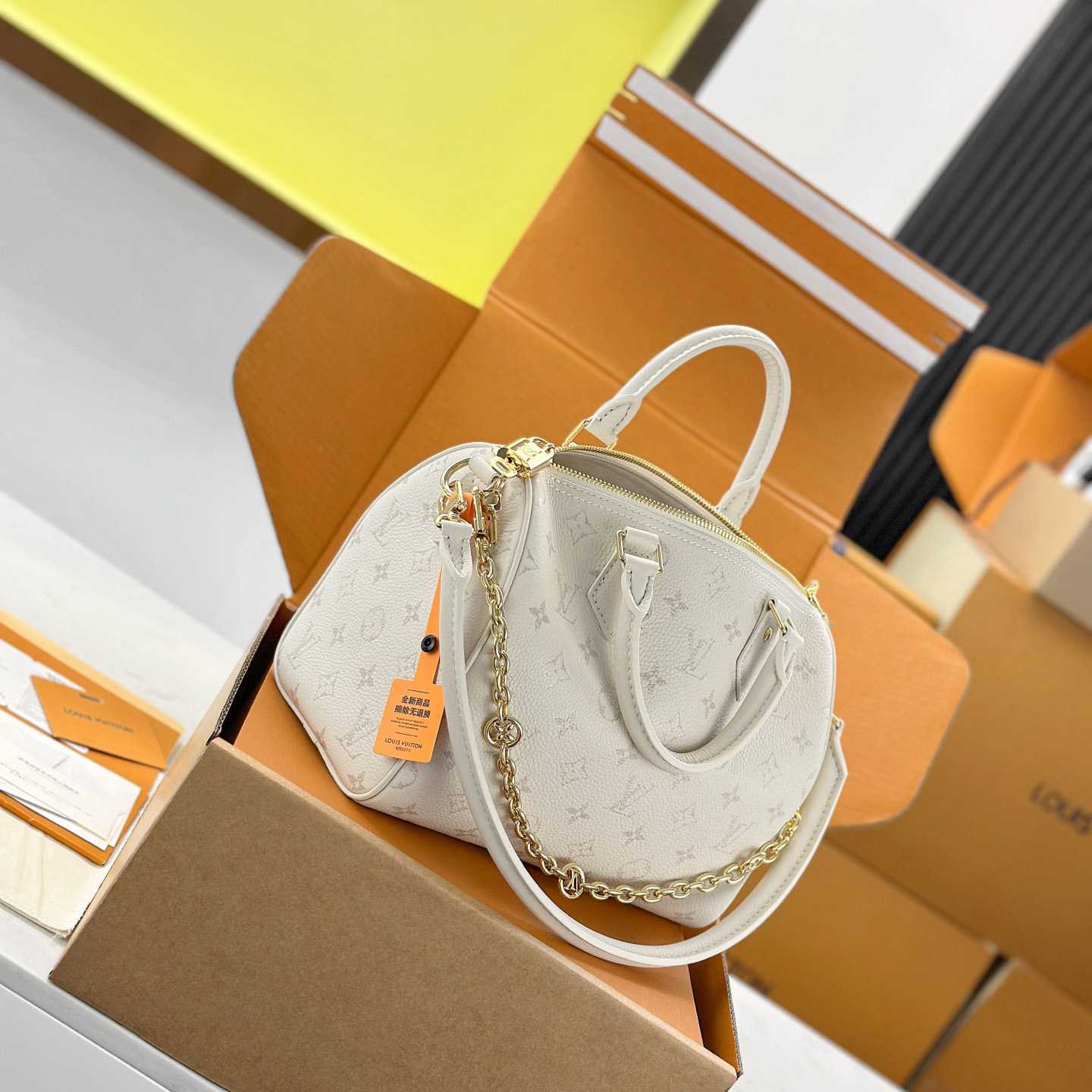 Louis Vuitton Speedy Bandoulière 25 M26690 - DopestKickz