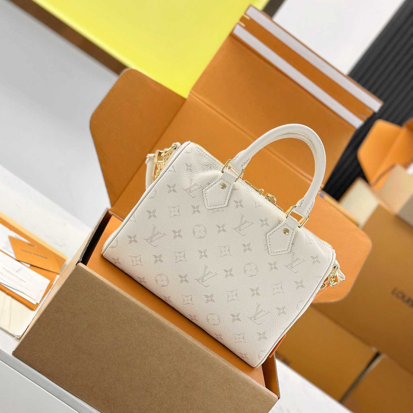 Louis Vuitton Speedy Bandoulière 25 M26690 - DopestKickz