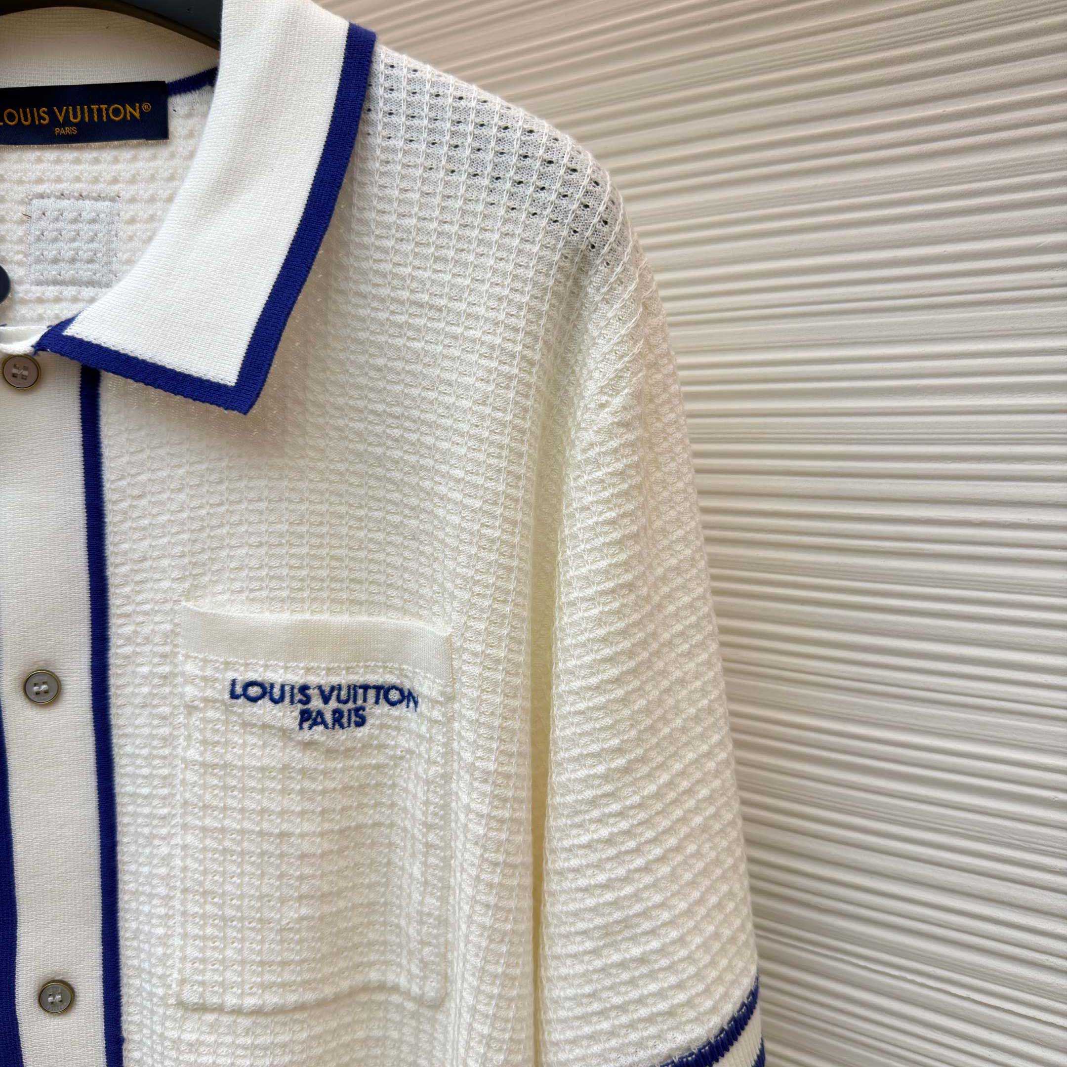 Louis Vuitton Waffle Signature Short-Sleeved Shirt   1AK6WW - DopestKickz