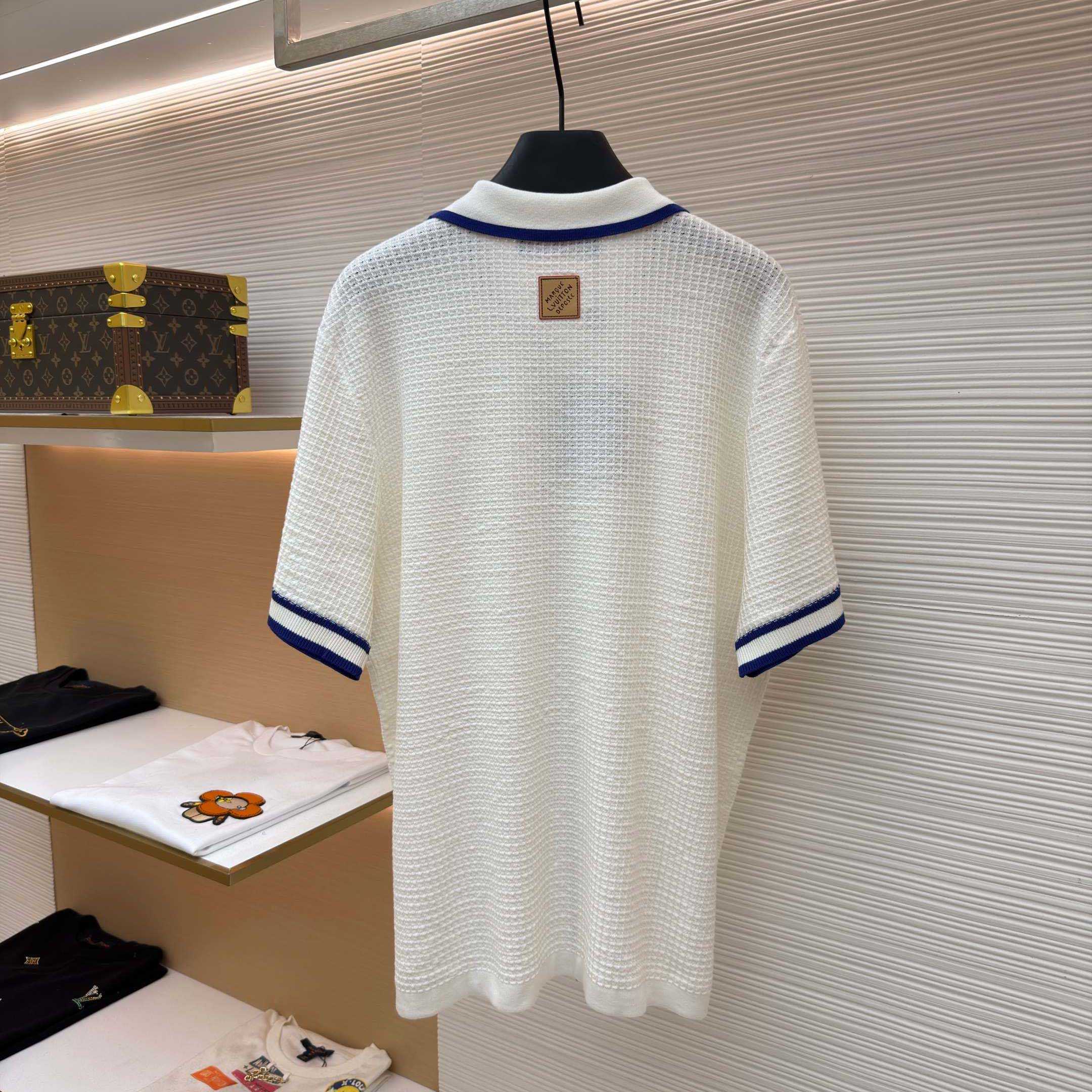 Louis Vuitton Waffle Signature Short-Sleeved Shirt   1AK6WW - DopestKickz