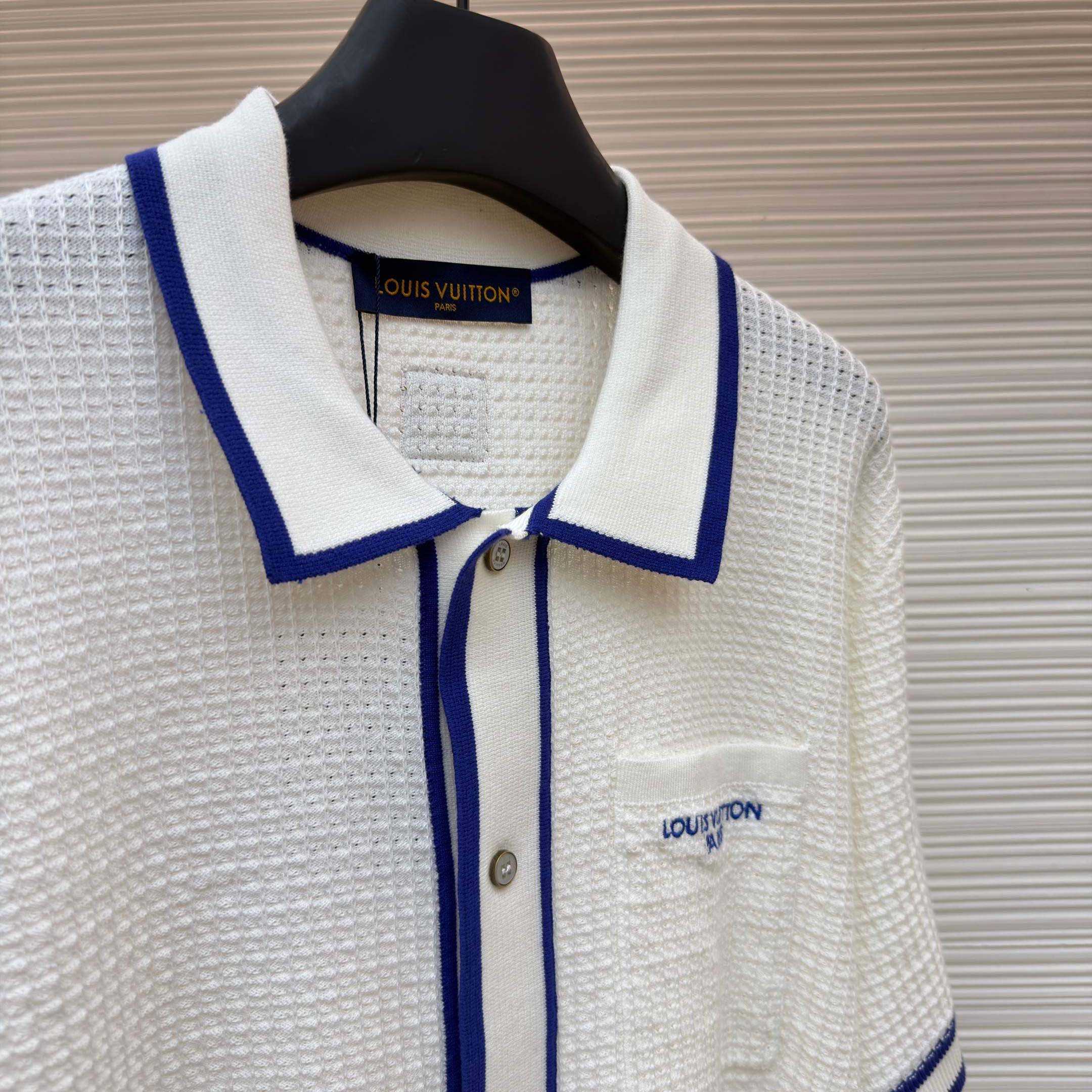 Louis Vuitton Waffle Signature Short-Sleeved Shirt   1AK6WW - DopestKickz